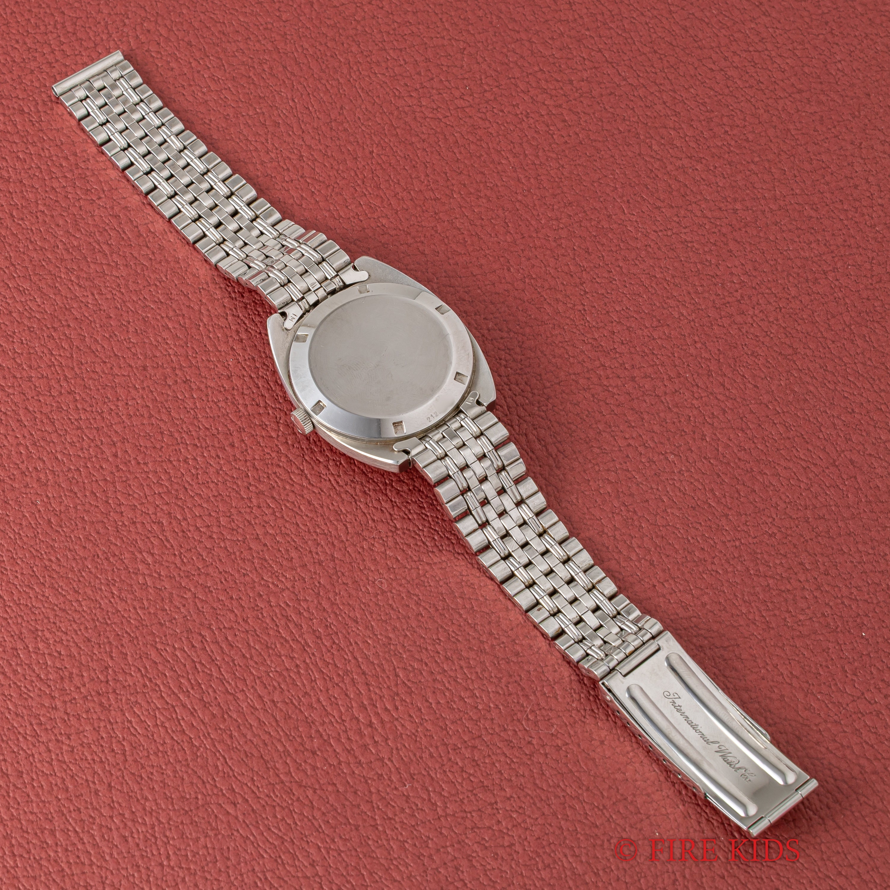 IWC 1975年製 トノーケース ペラトン式自動巻 Cal.8541B 純正ゲイフレアーブレス