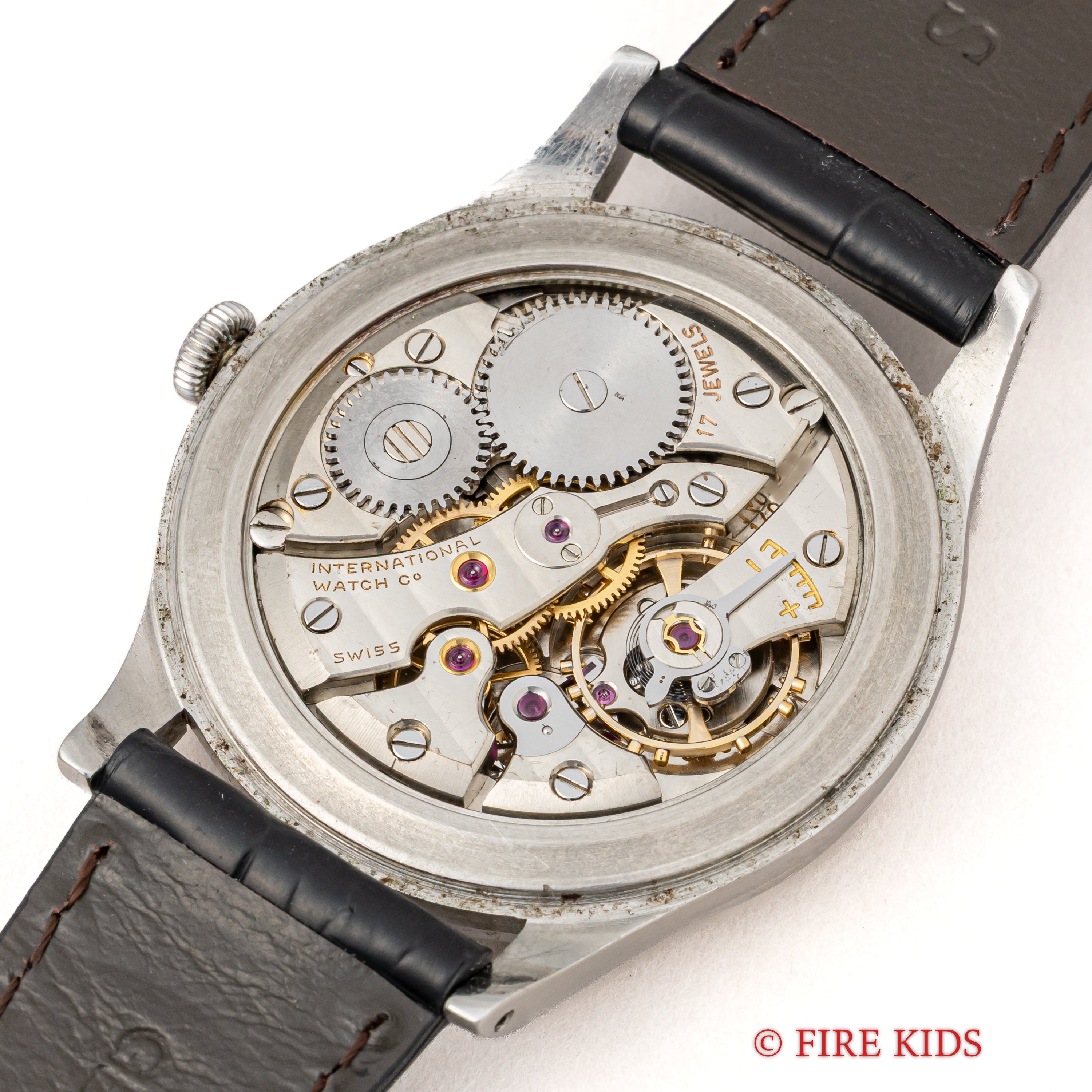 IWC ラウンドケース 1957年製 手巻き Cal.89 砲弾インデックス　ビックケース