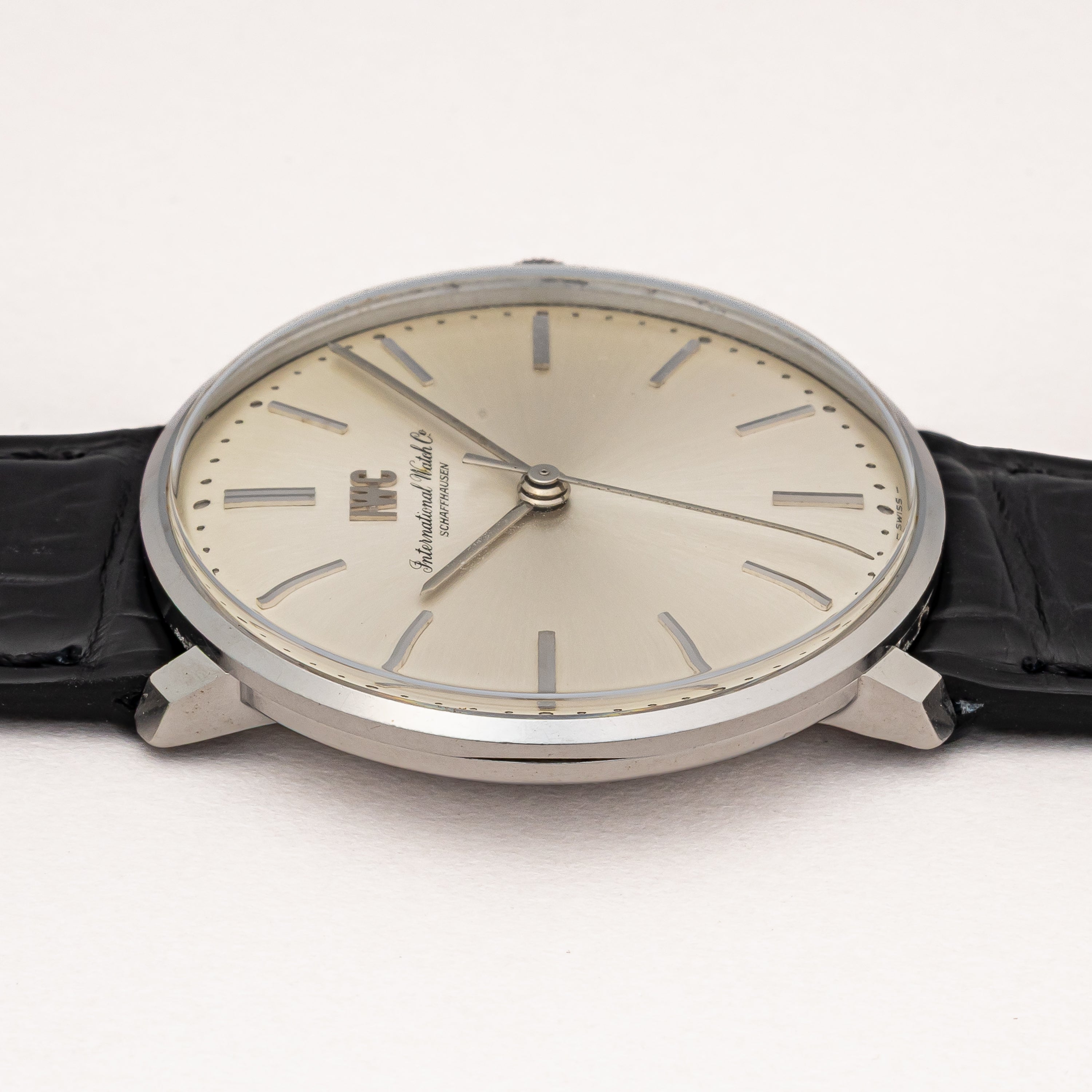 IWC ラウンドケース 1973年製 Ref.2401 Cal.403