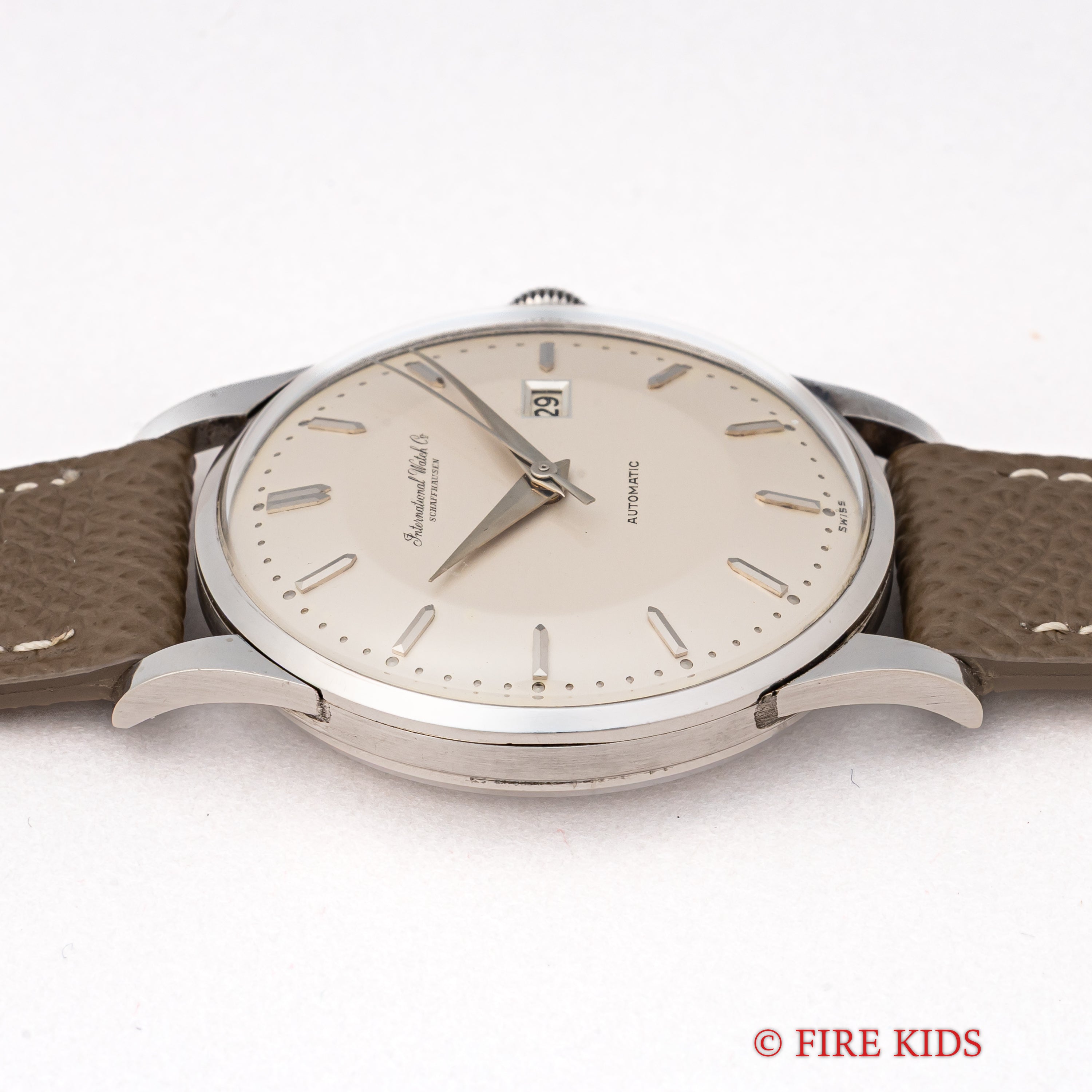 IWC プラチナラウンドケース 1960年製/昭和35年製 寄り目 Cal.8531 砲弾インデックス Ref.140263