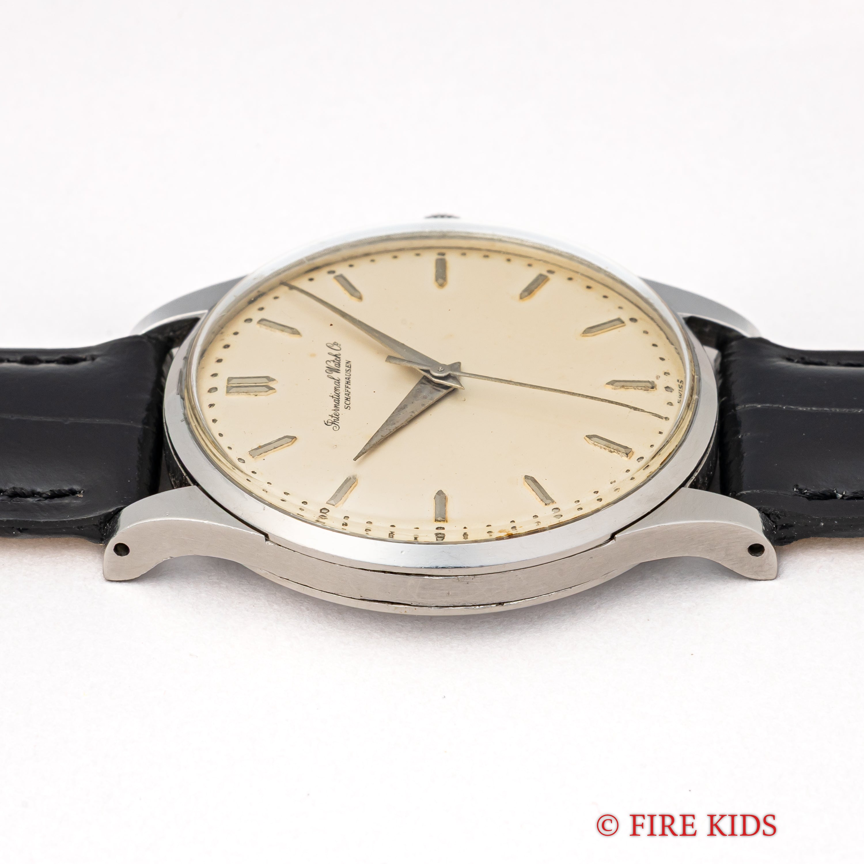 IWC ラウンドケース 1962年製 手巻き Cal.89 砲弾インデックス