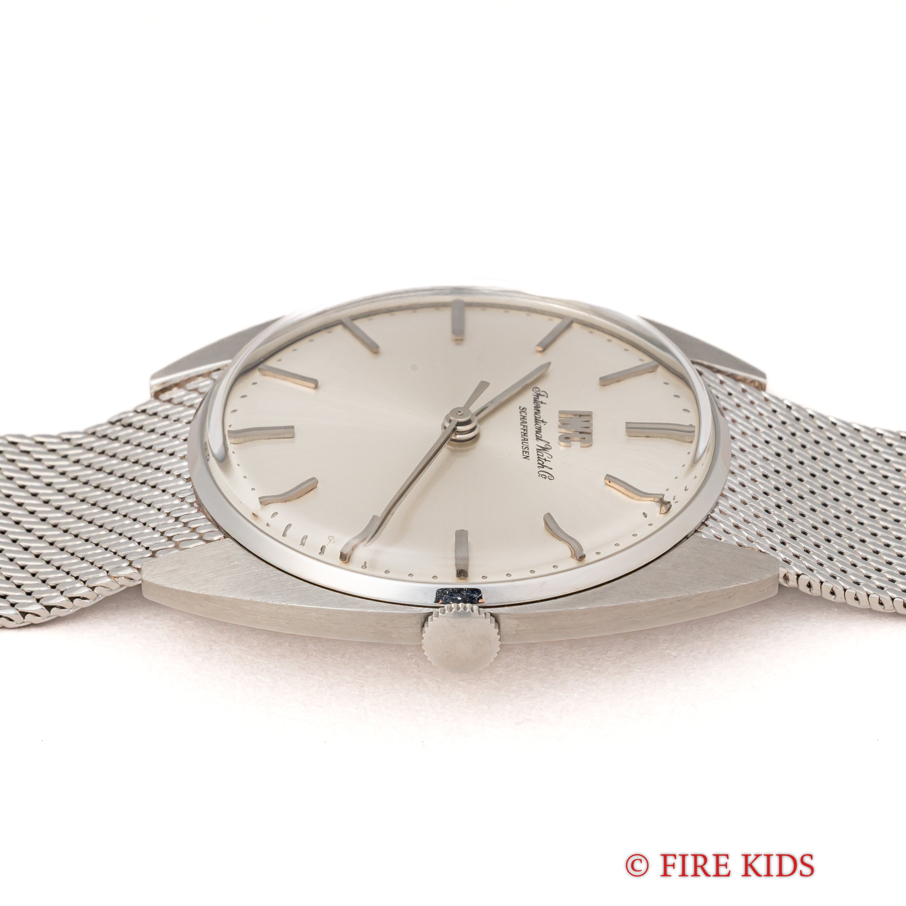 IWC トノーケース 1972年製 手巻き Cal.403 純正メッシュブレス付き ノンデイト