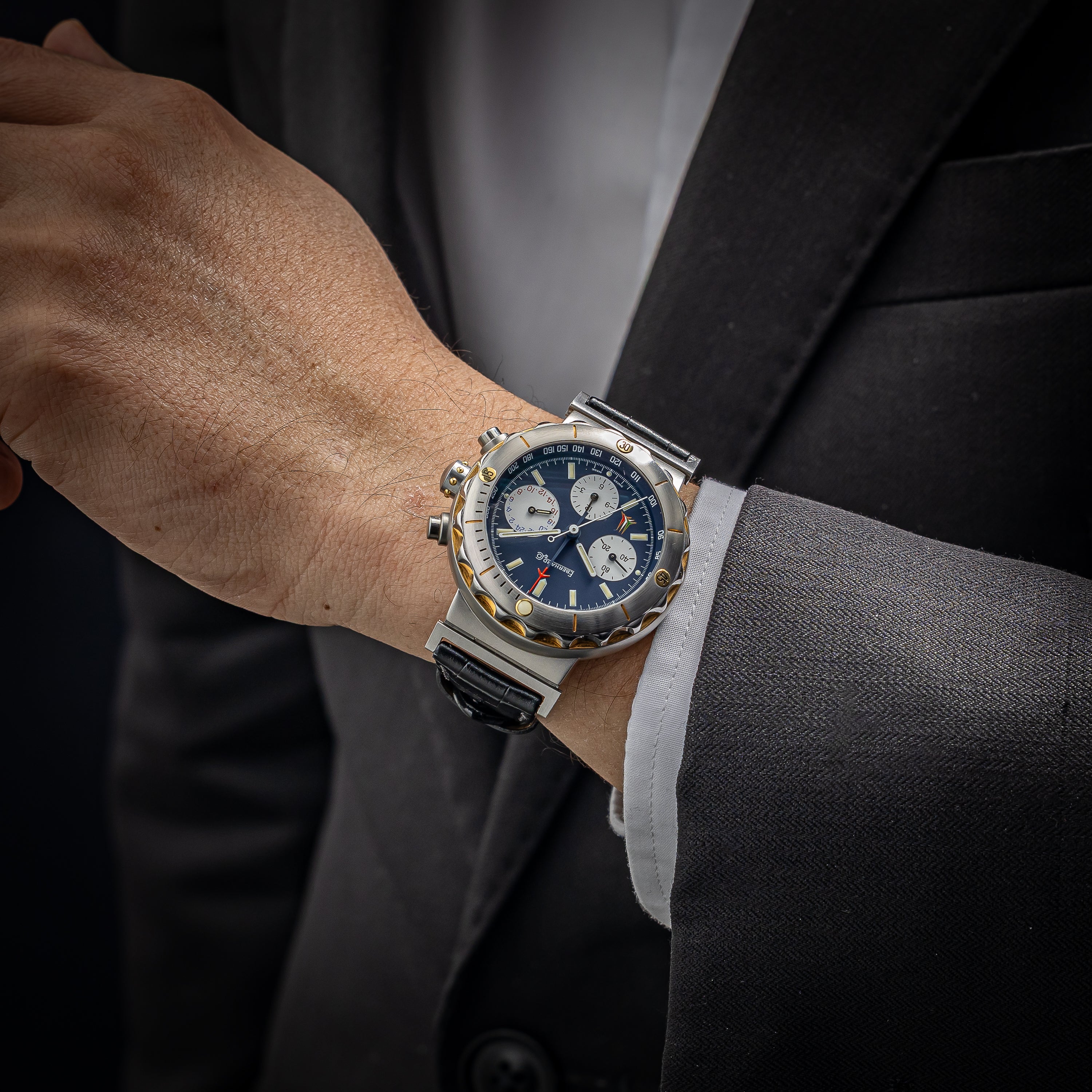 スーツにクロノグラフは本当におかしいのか