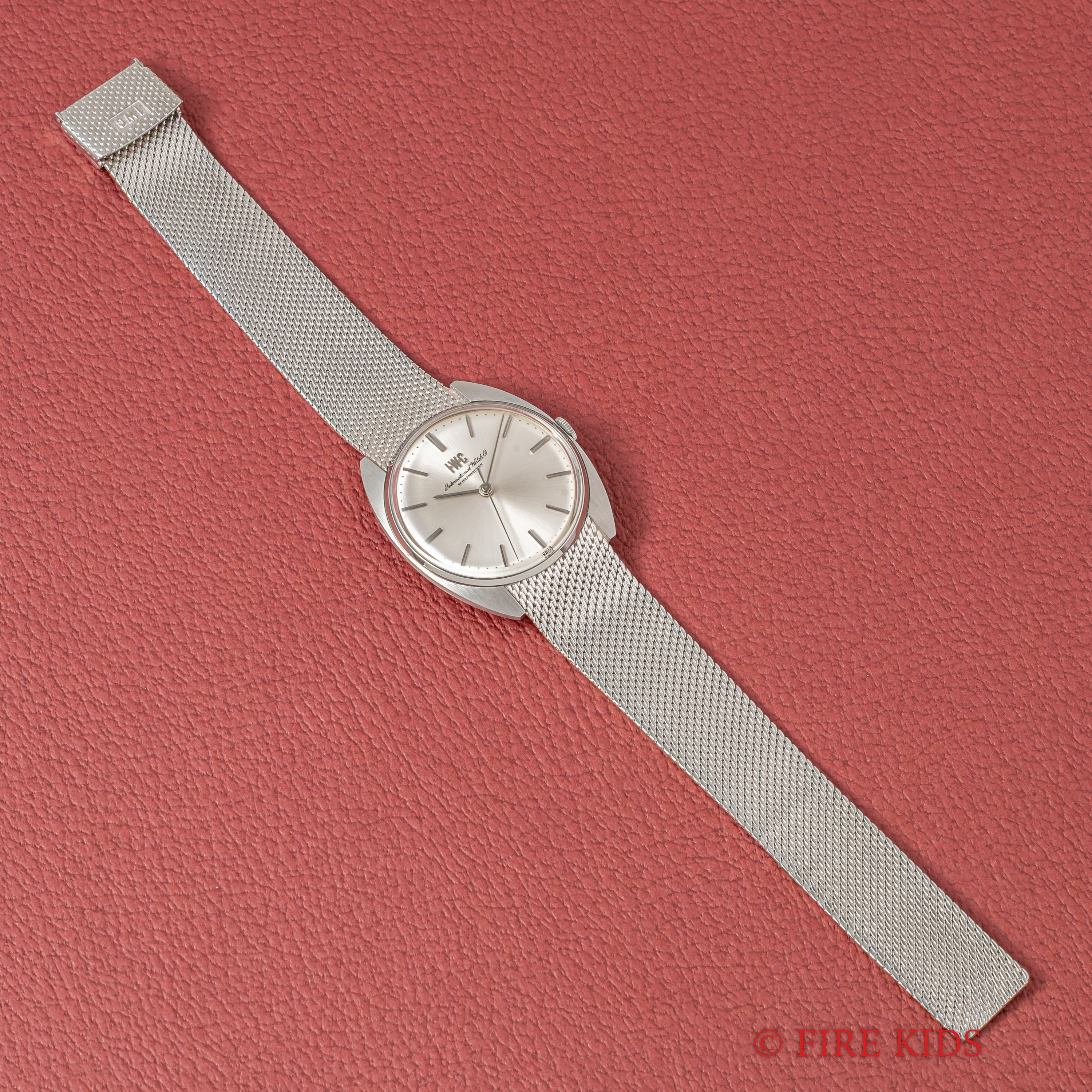 IWC トノーケース 1972年製 手巻き Cal.403 純正メッシュブレス付き ノンデイト