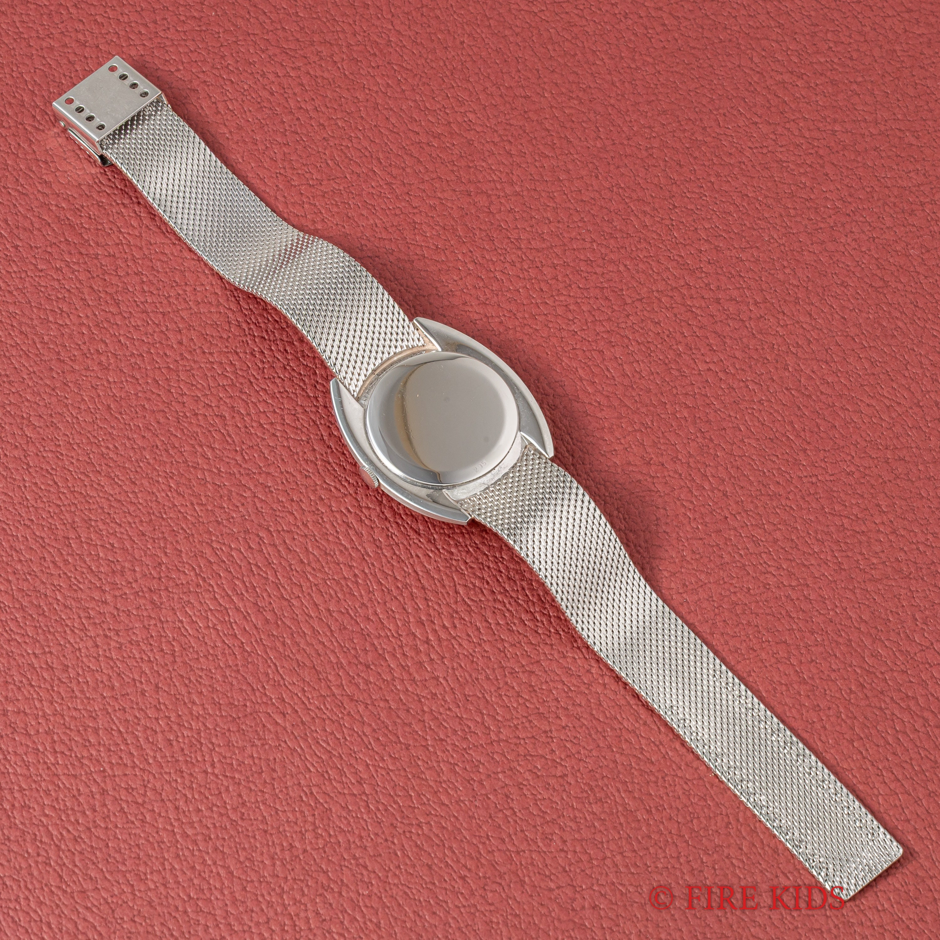 IWC トノーケース 1972年製 手巻き Cal.403 純正メッシュブレス付き ノンデイト