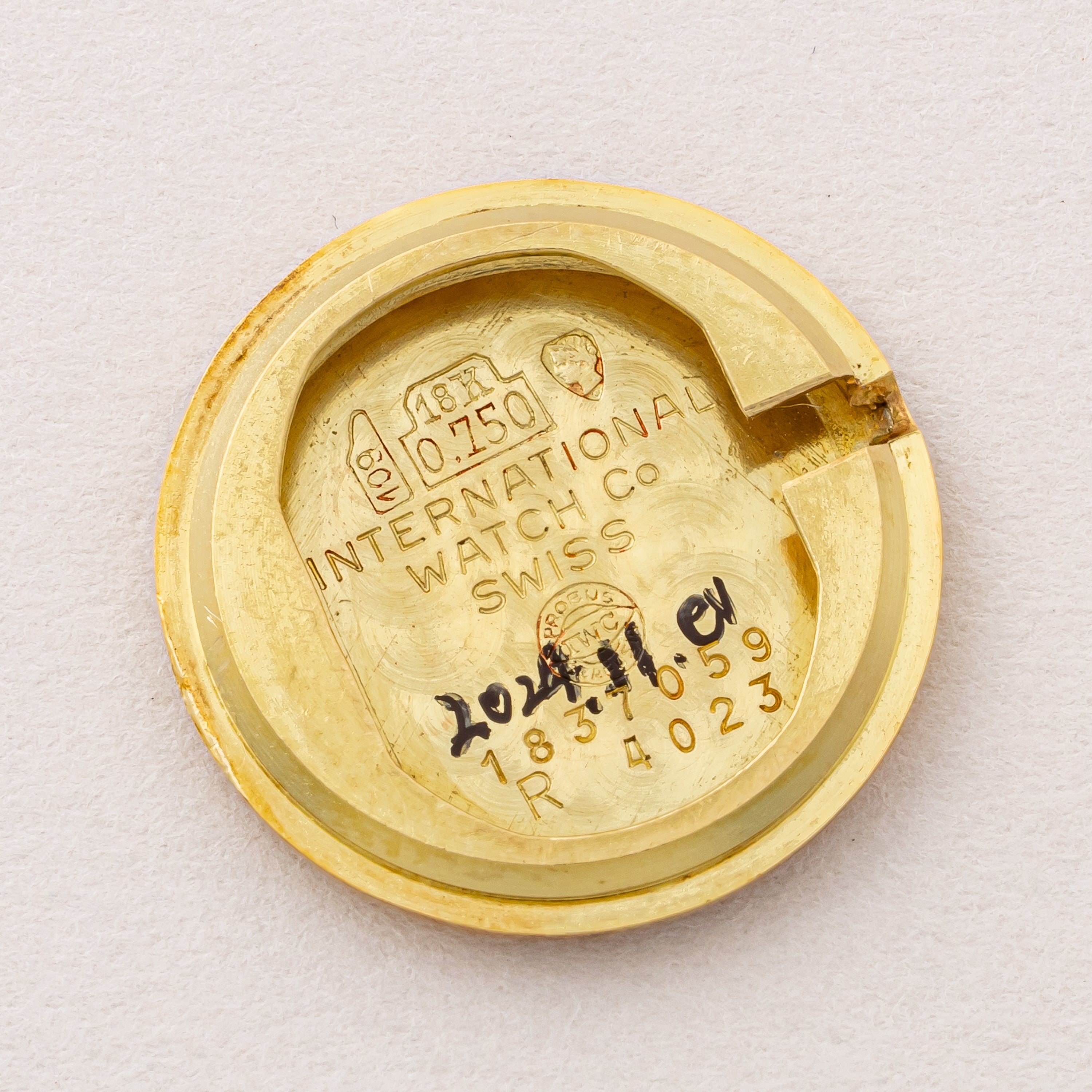 IWC レディース ラウンドケース 1970年製 Ref.4023 18金イエローゴールド