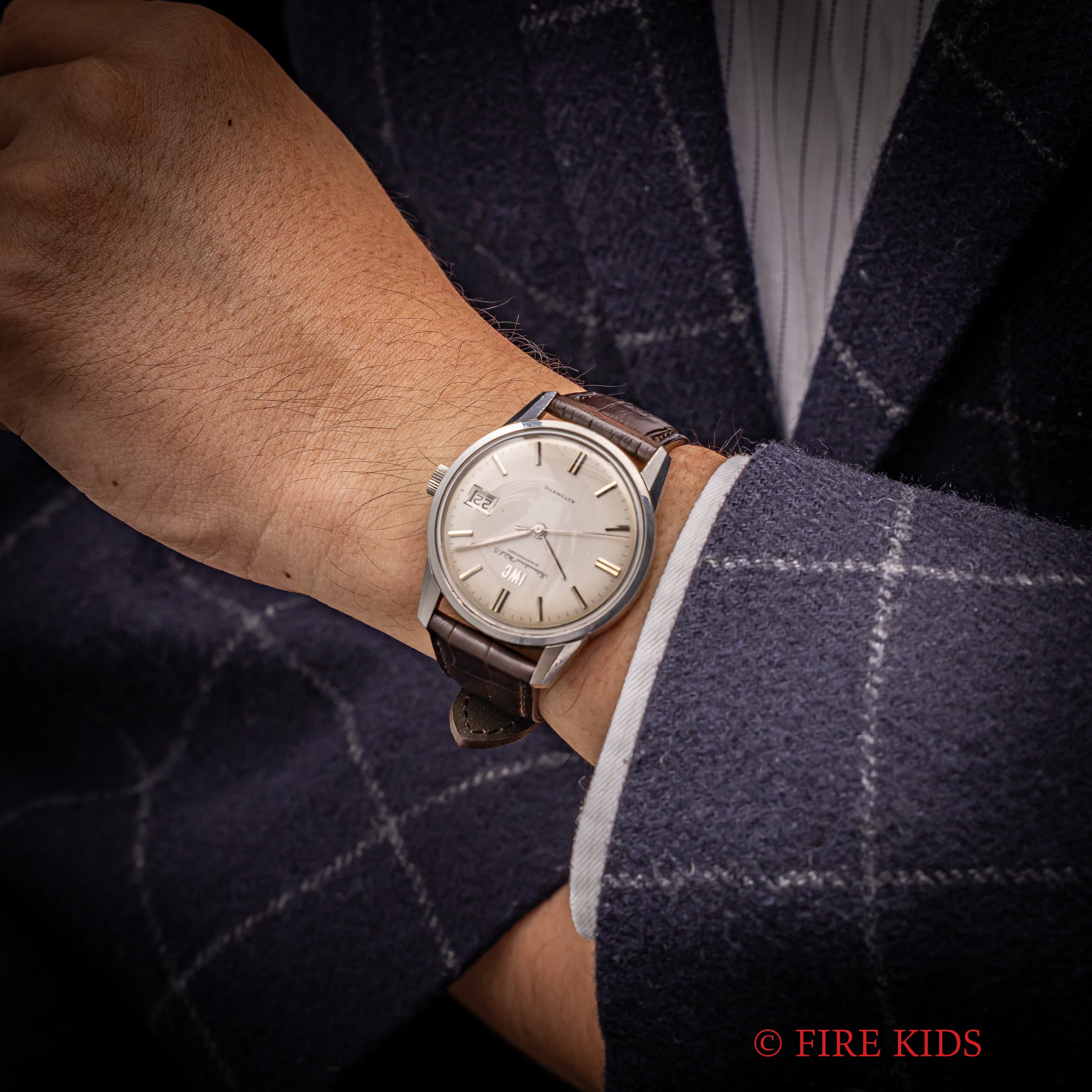 IWC 1972年製 ラウンドケース ペラトン式自動巻き Cal.8541B R810A お魚リューズ