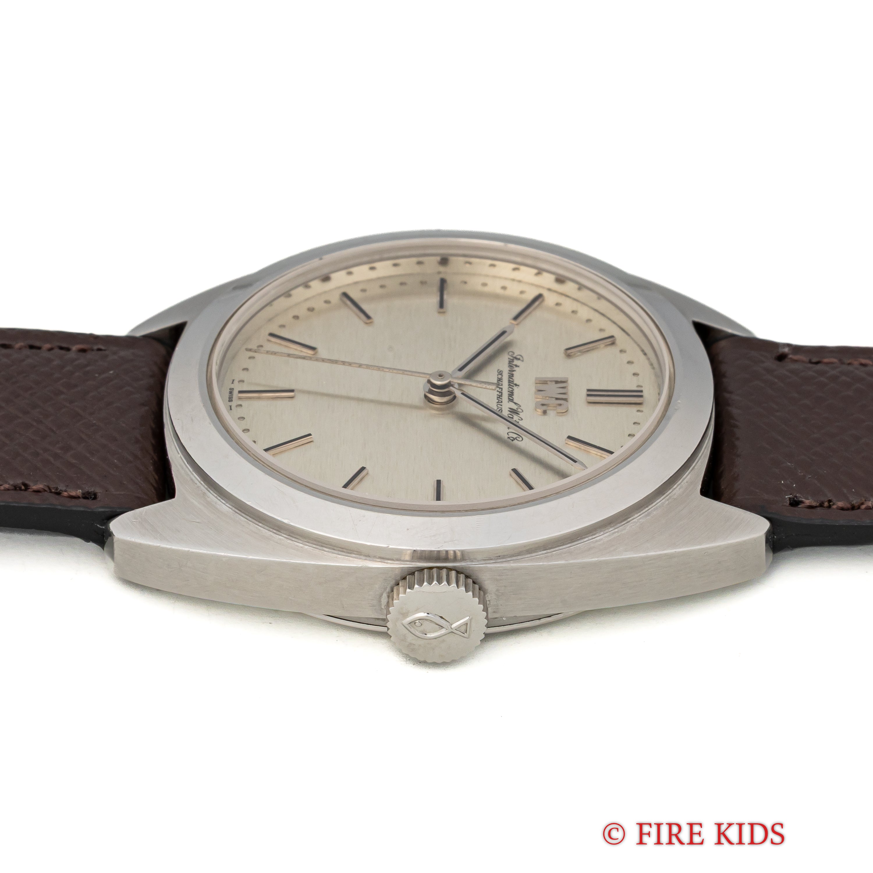IWC トノー型 ヨットクラブスタイル 1976年製 Ref.2606 手巻き Cal.89 手巻き お魚リューズ