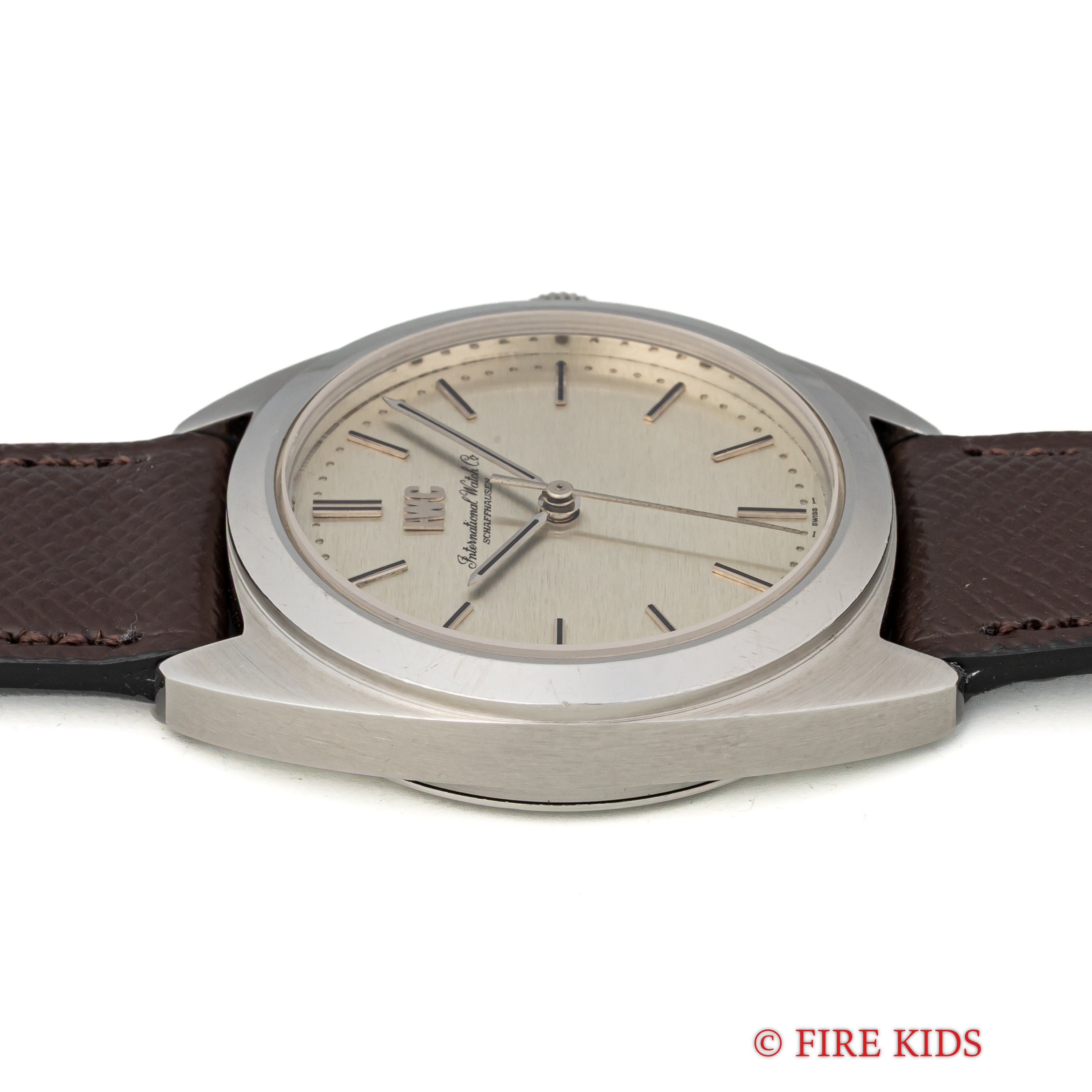 IWC トノー型 ヨットクラブスタイル 1976年製 Ref.2606 手巻き Cal.89 手巻き お魚リューズ