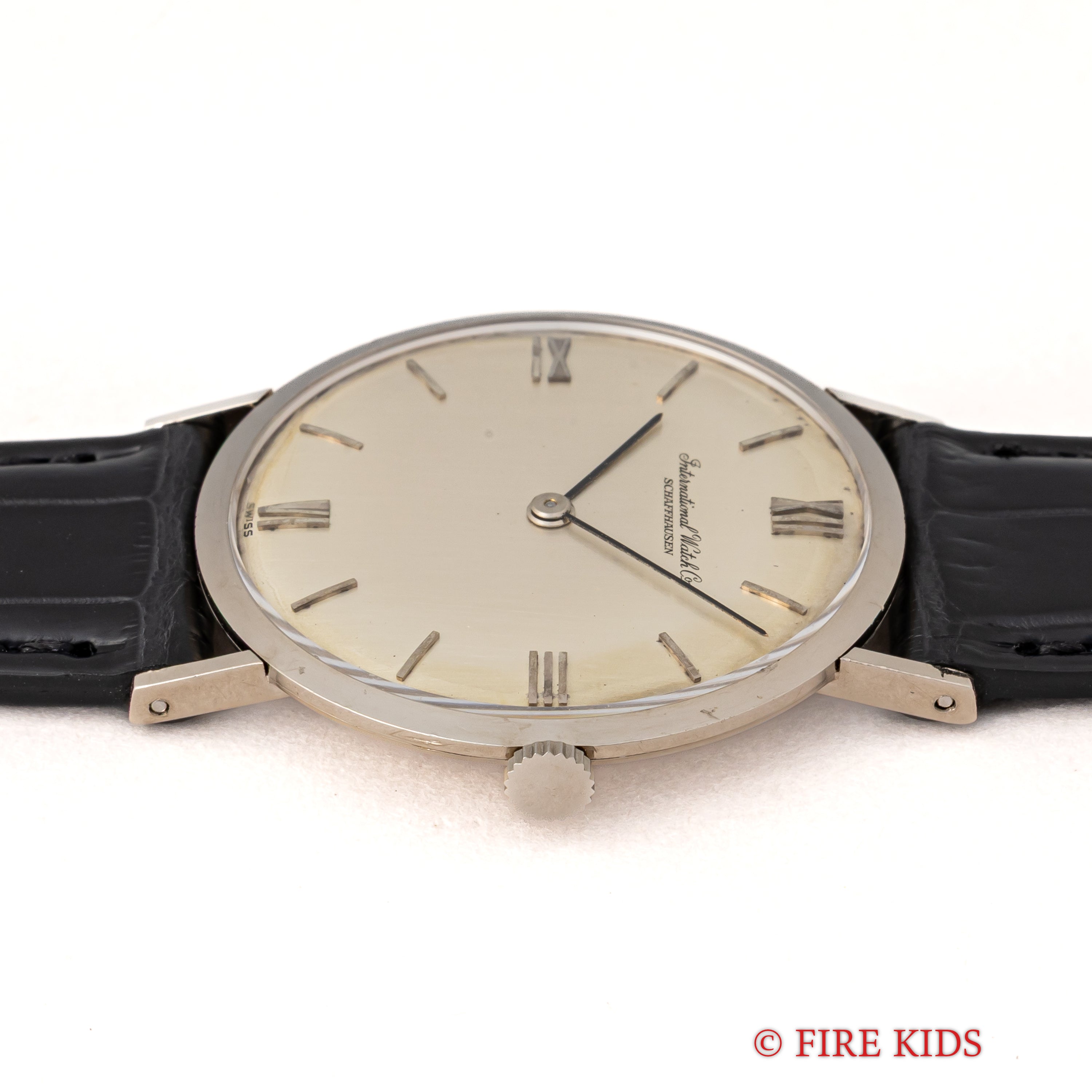 IWC ラウンドケース 1972年製 18金無垢 飛びローマンダイヤル Ref.1220