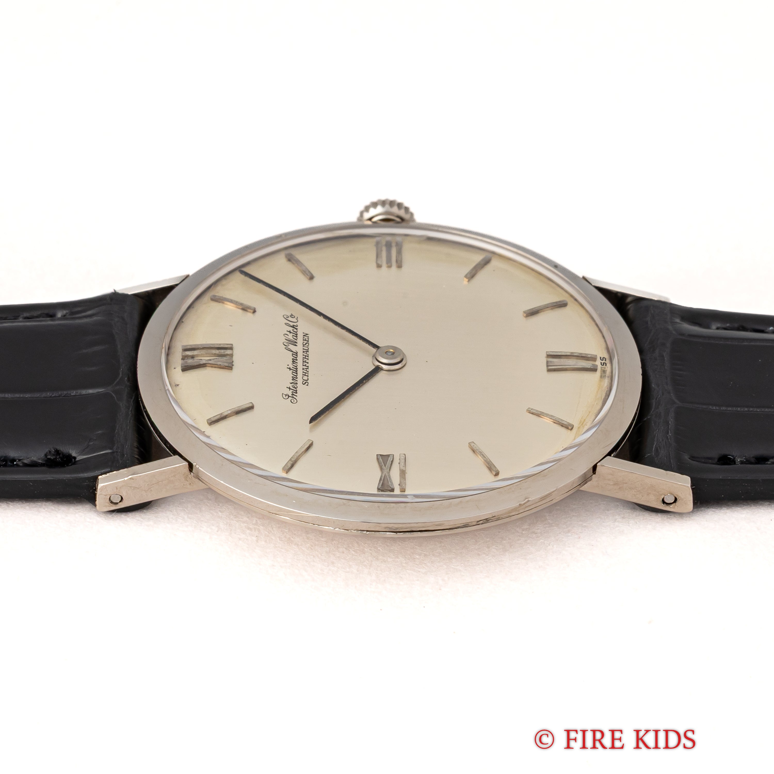 IWC ラウンドケース 1972年製 18金無垢 飛びローマンダイヤル Ref.1220