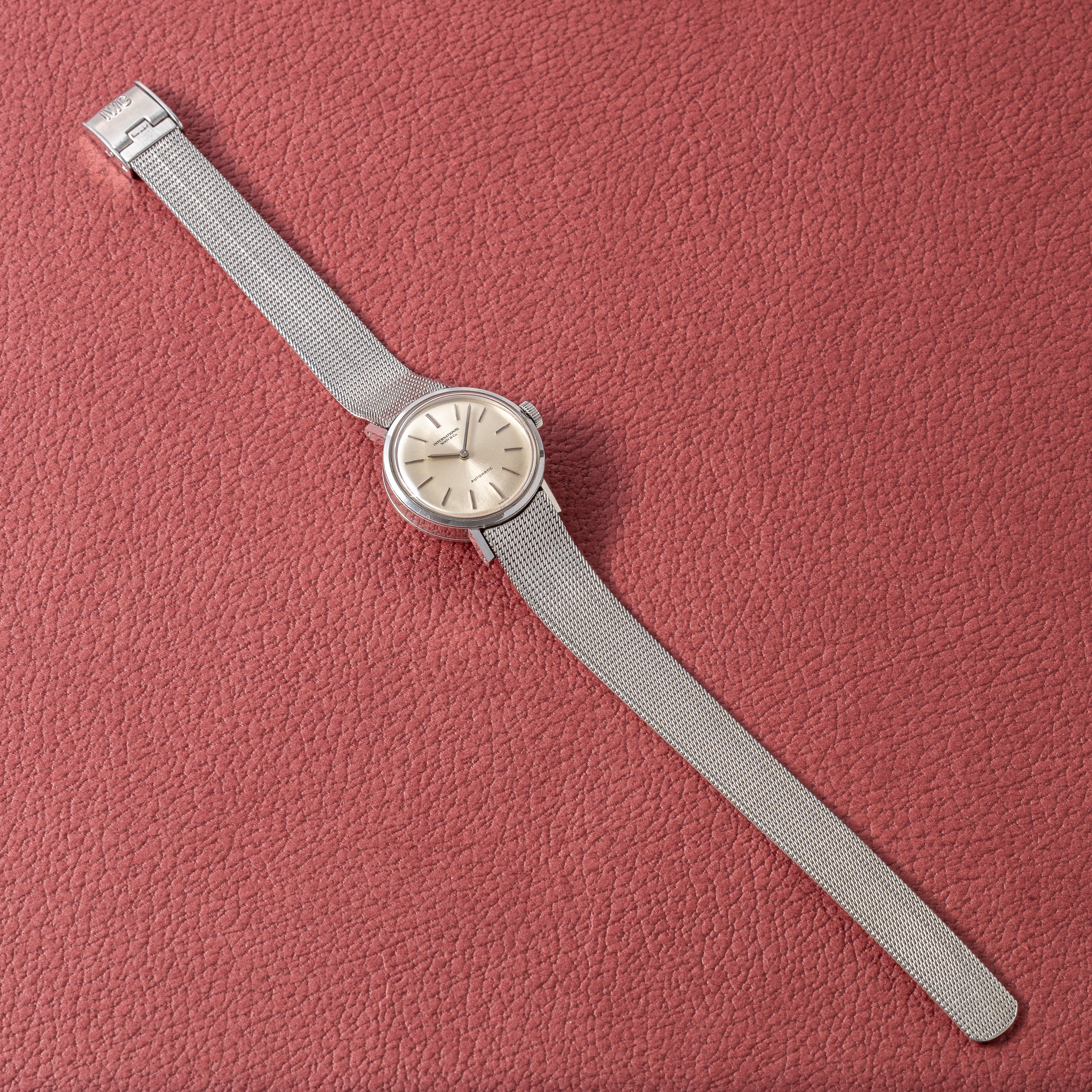 IWC レディース ラウンドケース オートマチック 1969年製