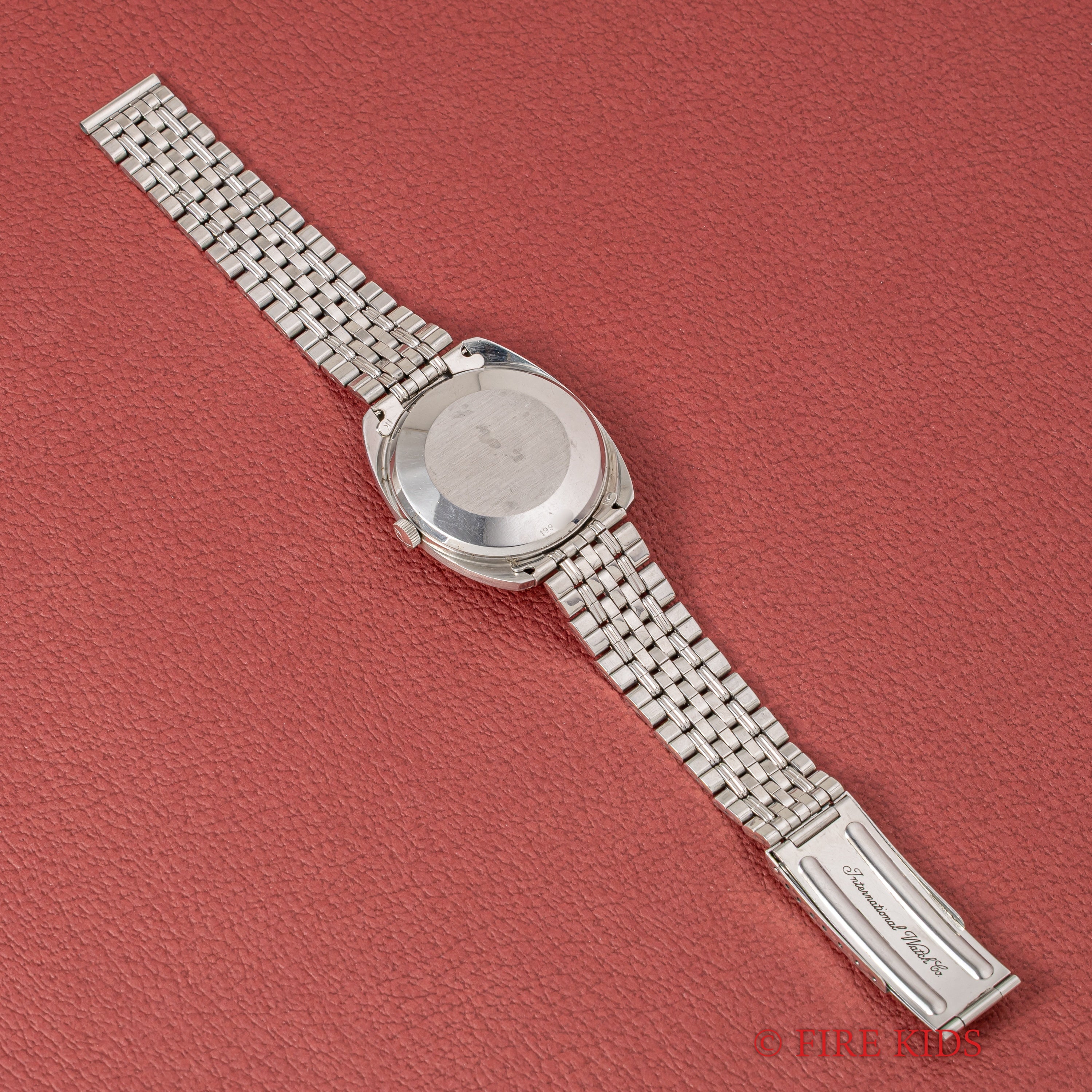 IWC トノーケース ゲイフレアブレス付き 1970年製 Ref.819A Cal.8541B