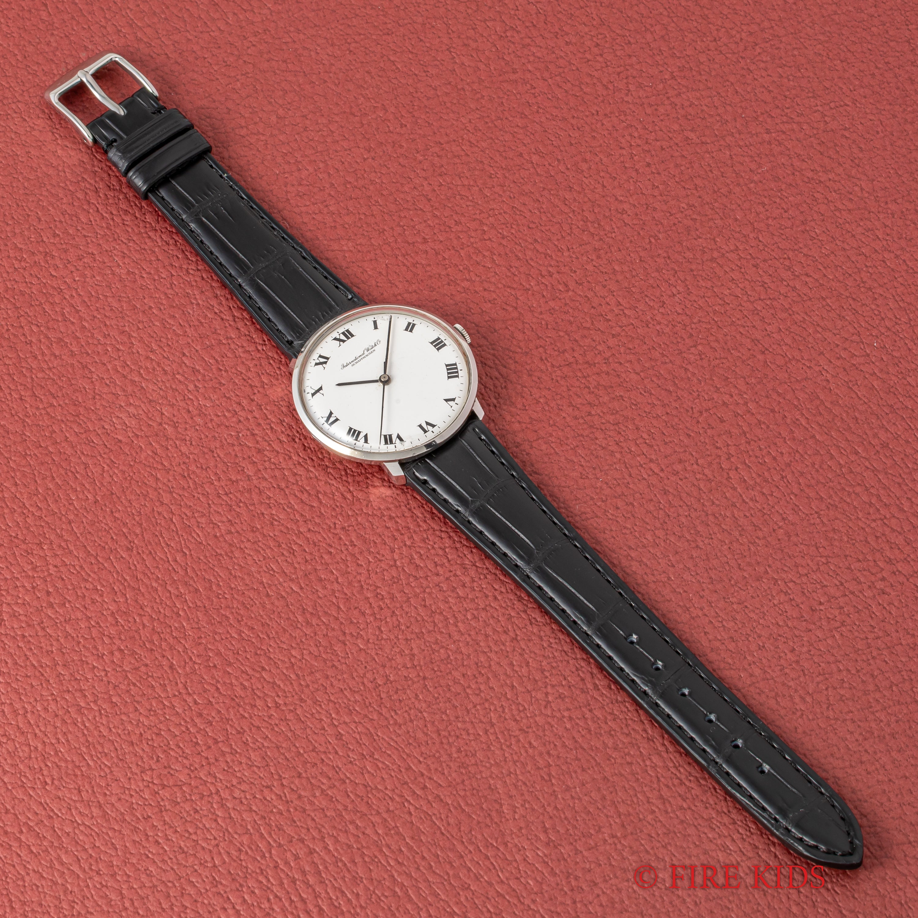 IWC ラウンドケース 1970年製 手巻き Cal.402 ホワイトローマンダイヤル