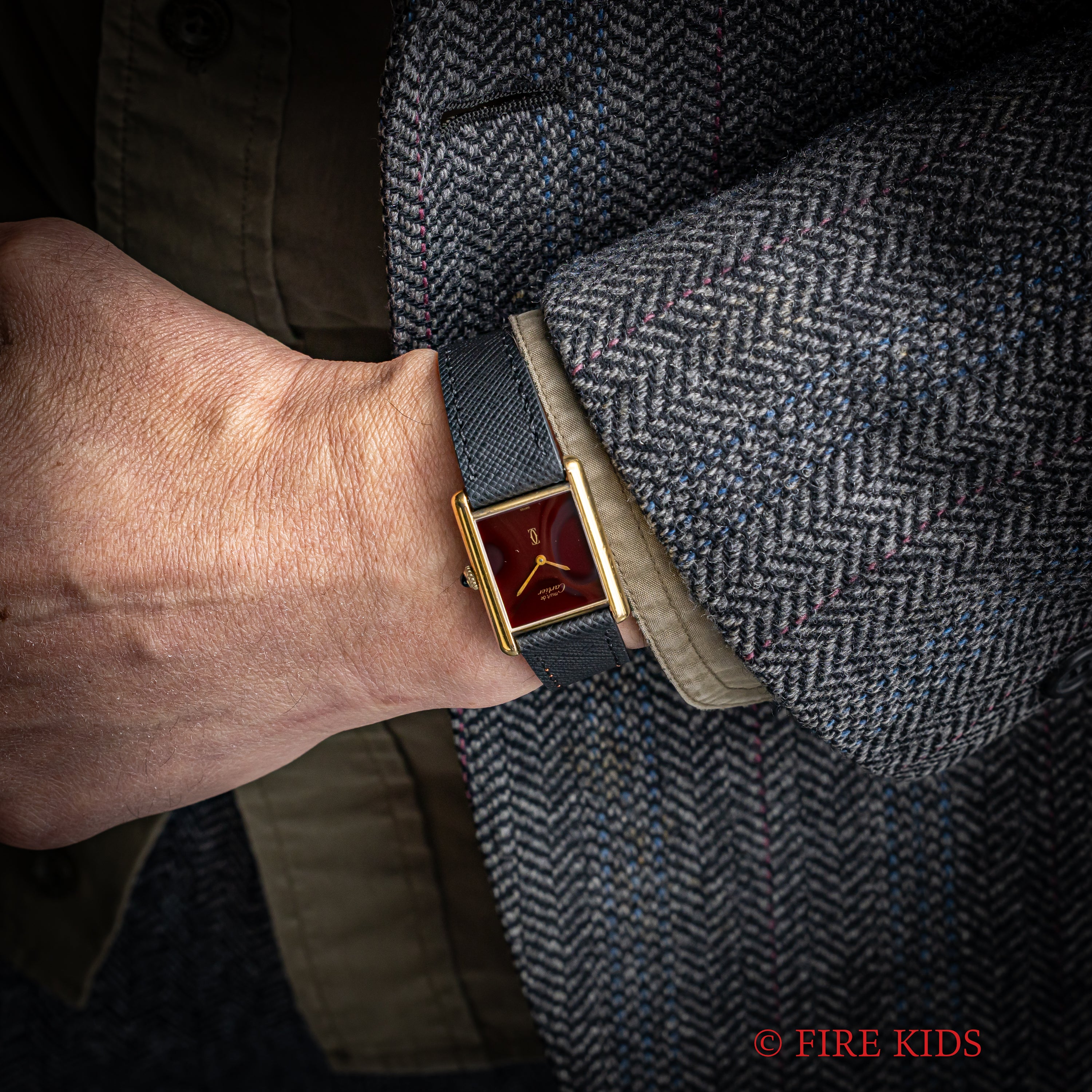 カルティエ マストタンク 1980年代製 LMサイズ 手巻き ガーネットダイヤル