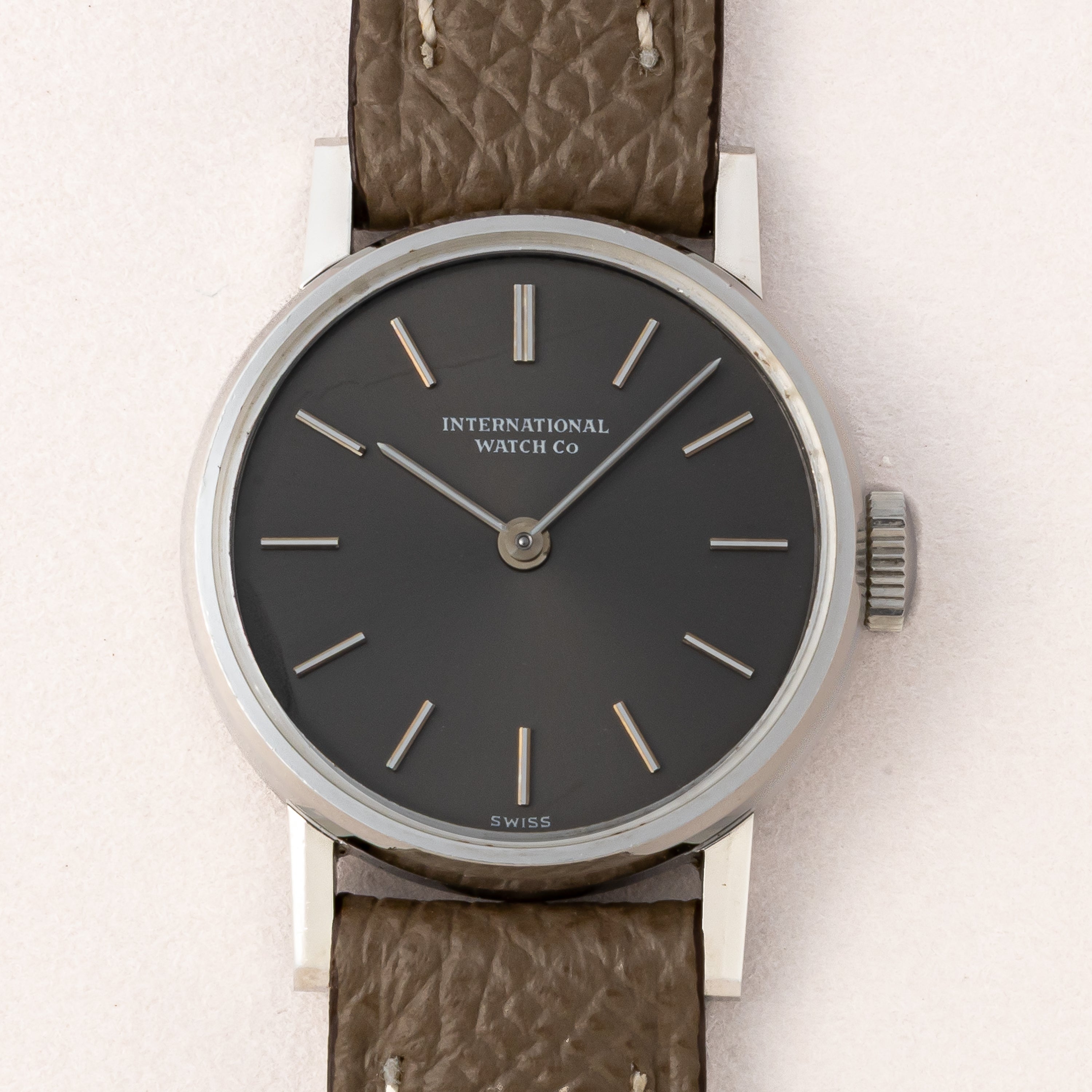 IWC レディース ラウンドケース グレーダイアル 1974年製