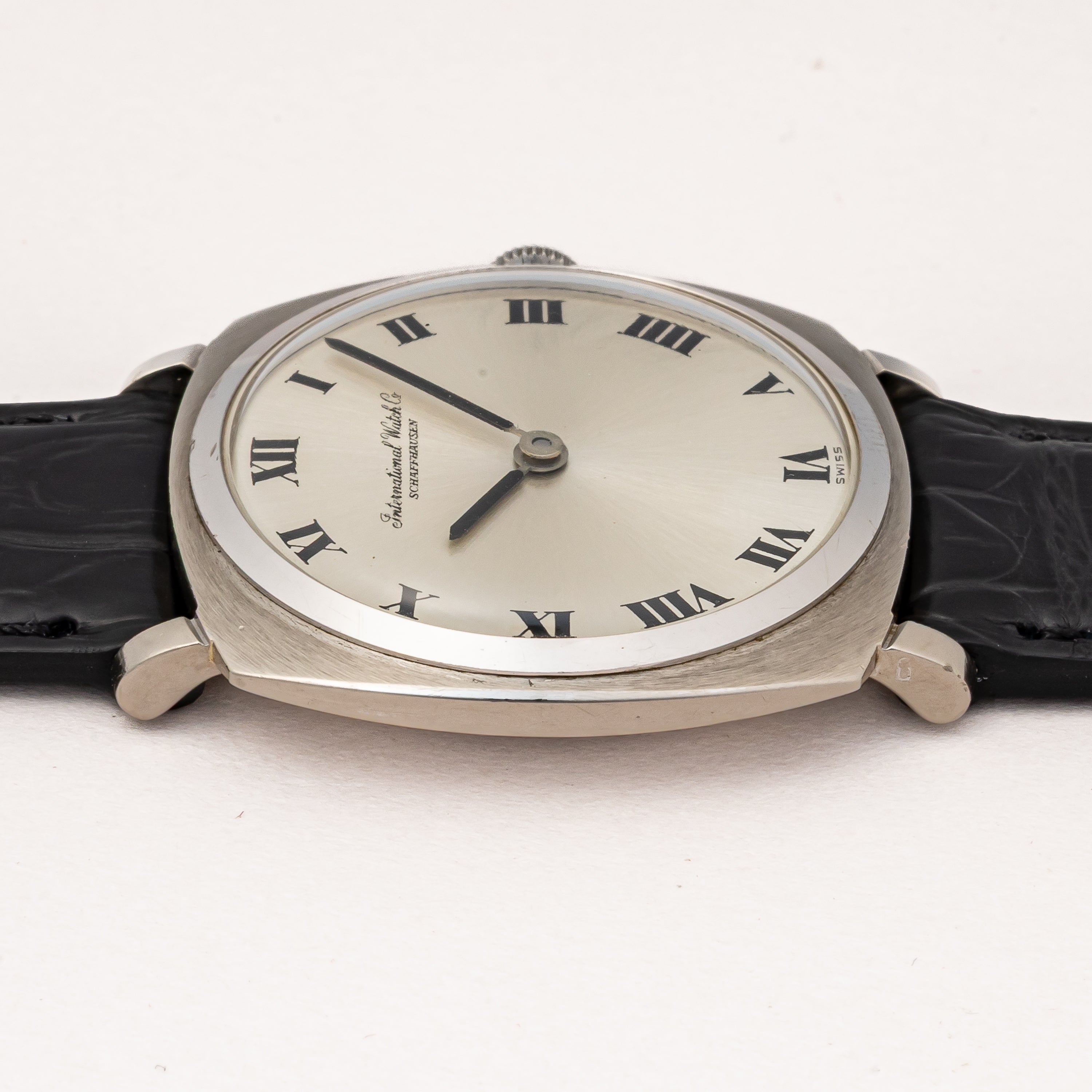 IWC 18金無垢ホワイトゴールドクッションケース 1973年製 ローマンダイヤル 箱・純正尾錠付き 手巻き Cal.423