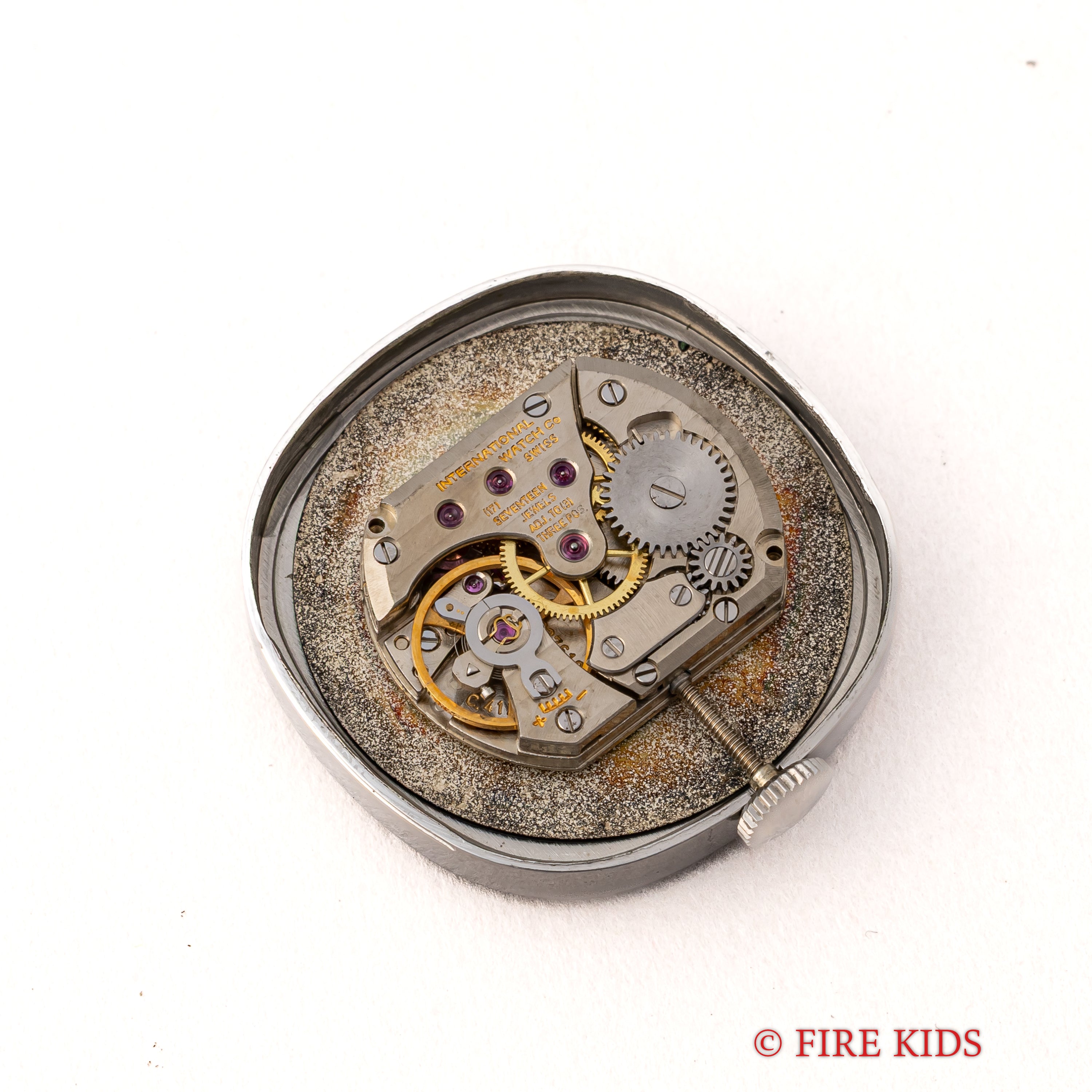 IWC	レディースウオッチ ブラックダイヤル 1977年製 手巻 Cal.412 ユニークケース