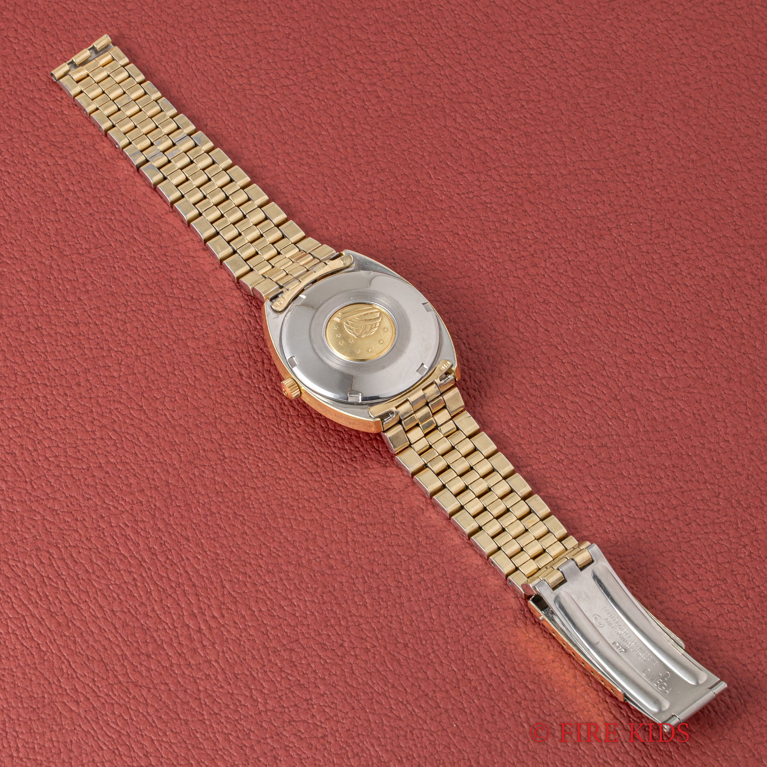 オメガ コンステレーション 1968年製 トップゴールドケース リネンダイヤル ジェンタデザイン 自動巻クロノメーター 純正ブレス