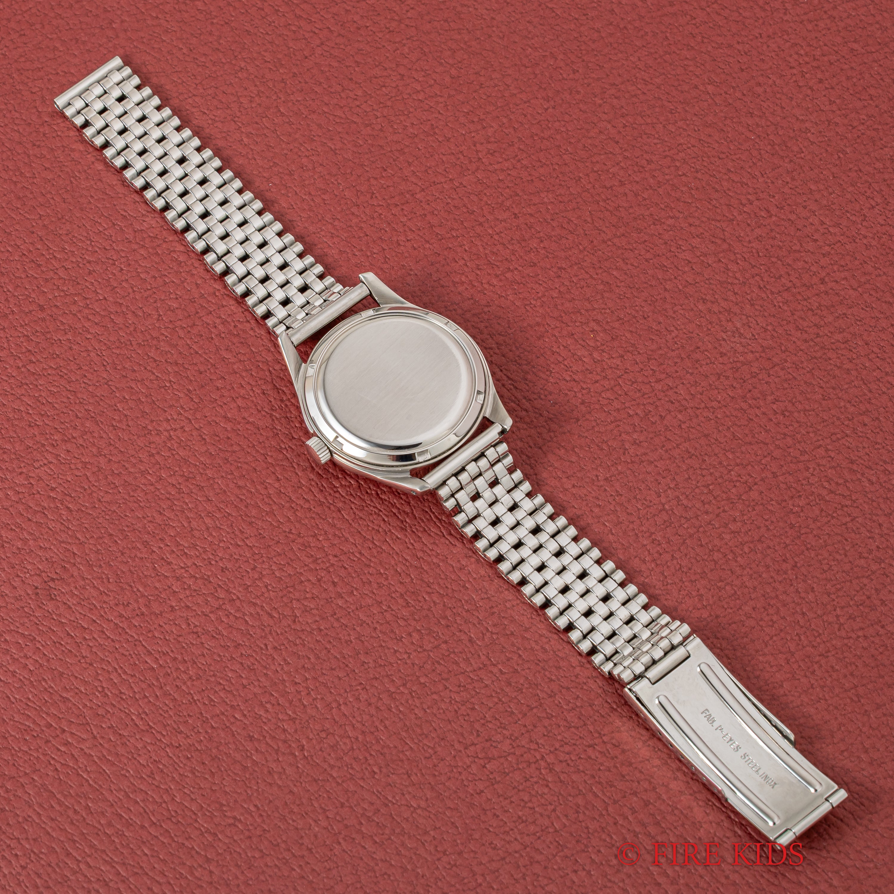 オメガ 30mmキャリバー 1952年製 Ref.2640-8 SC 手巻き Cal.283 全アラビアダイヤル