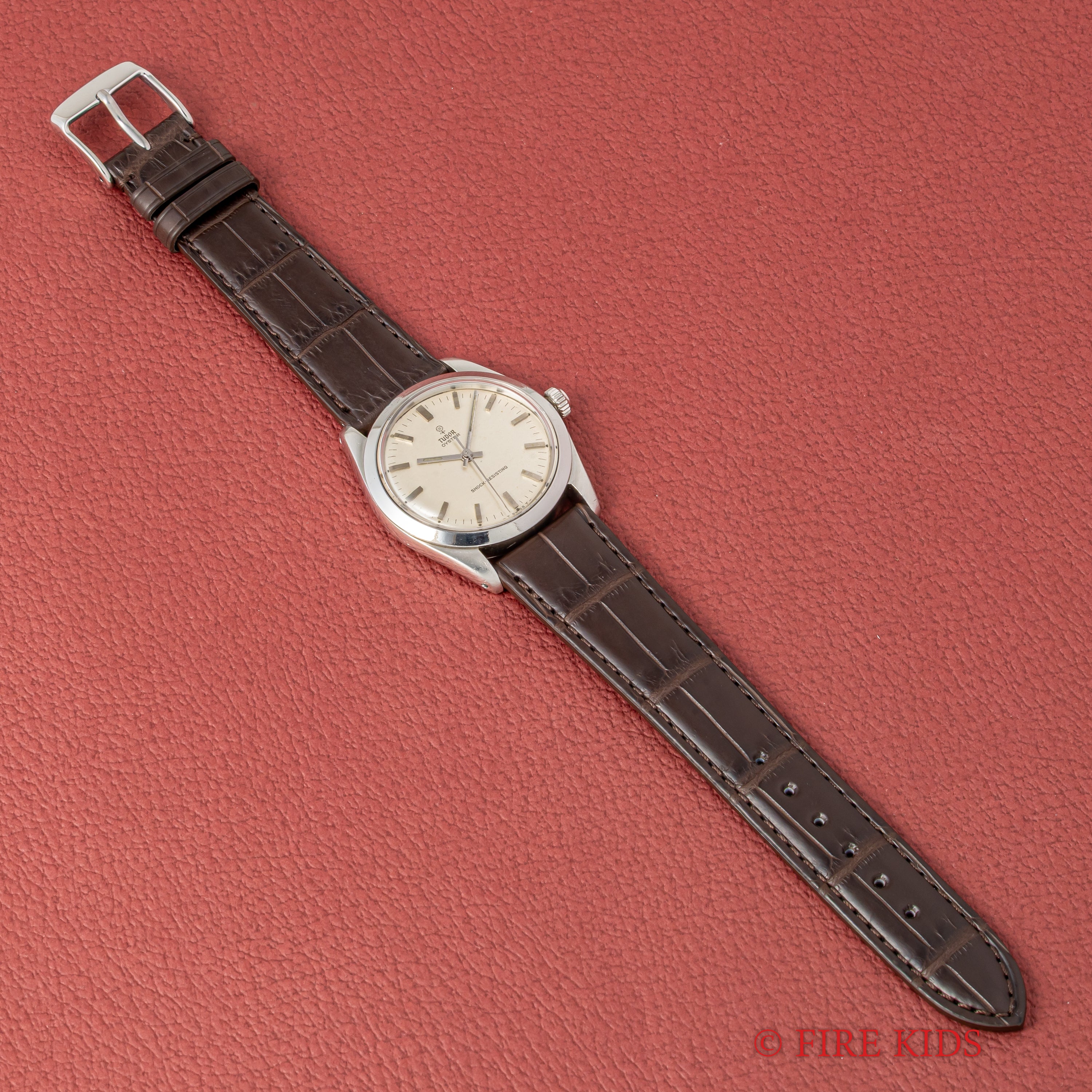 チューダー 小薔薇 オイスター 1966年製 手巻き Ref.7984 リネンダイヤル 王冠リューズ