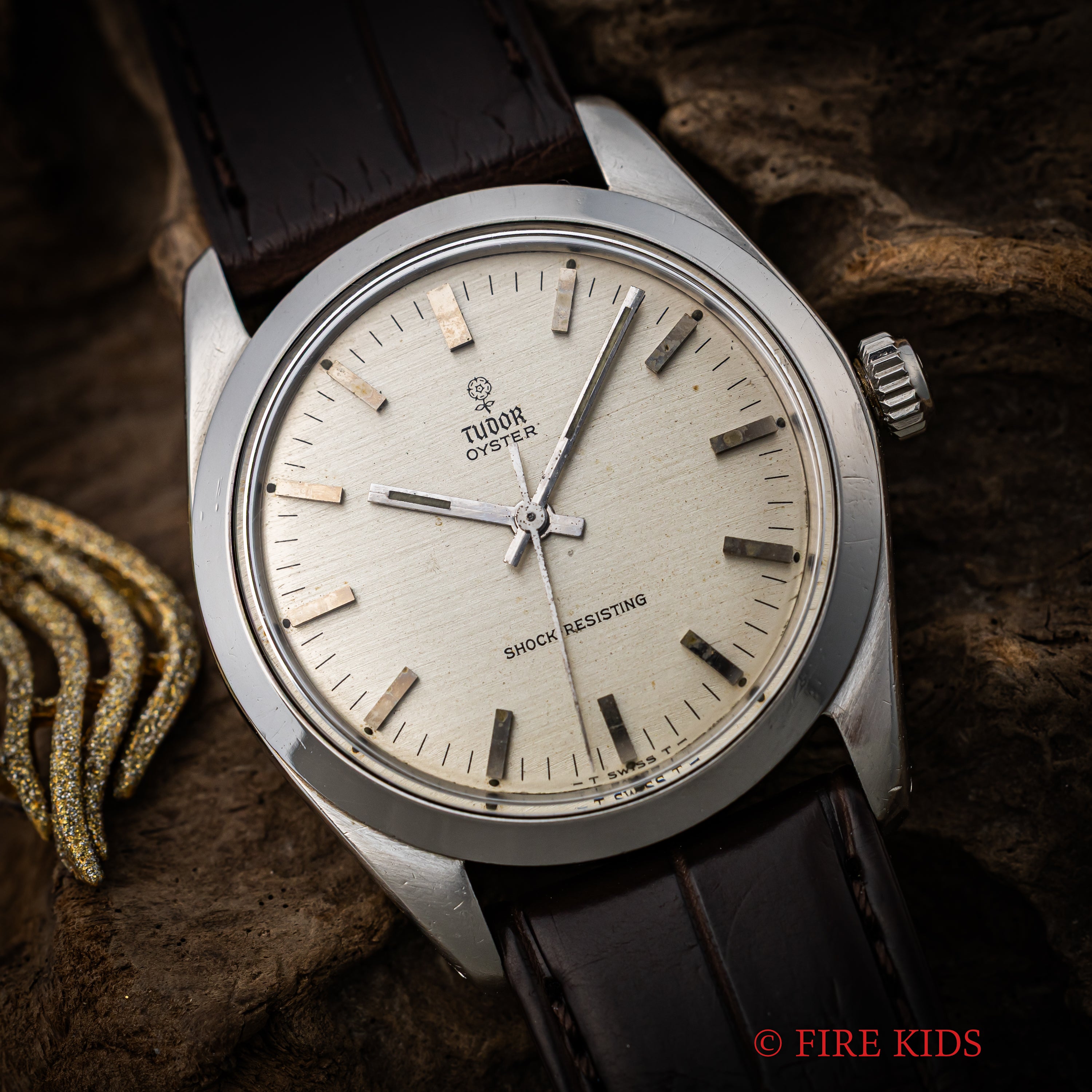 チューダー 小薔薇 オイスター 1966年製 手巻き Ref.7984 リネンダイヤル 王冠リューズ