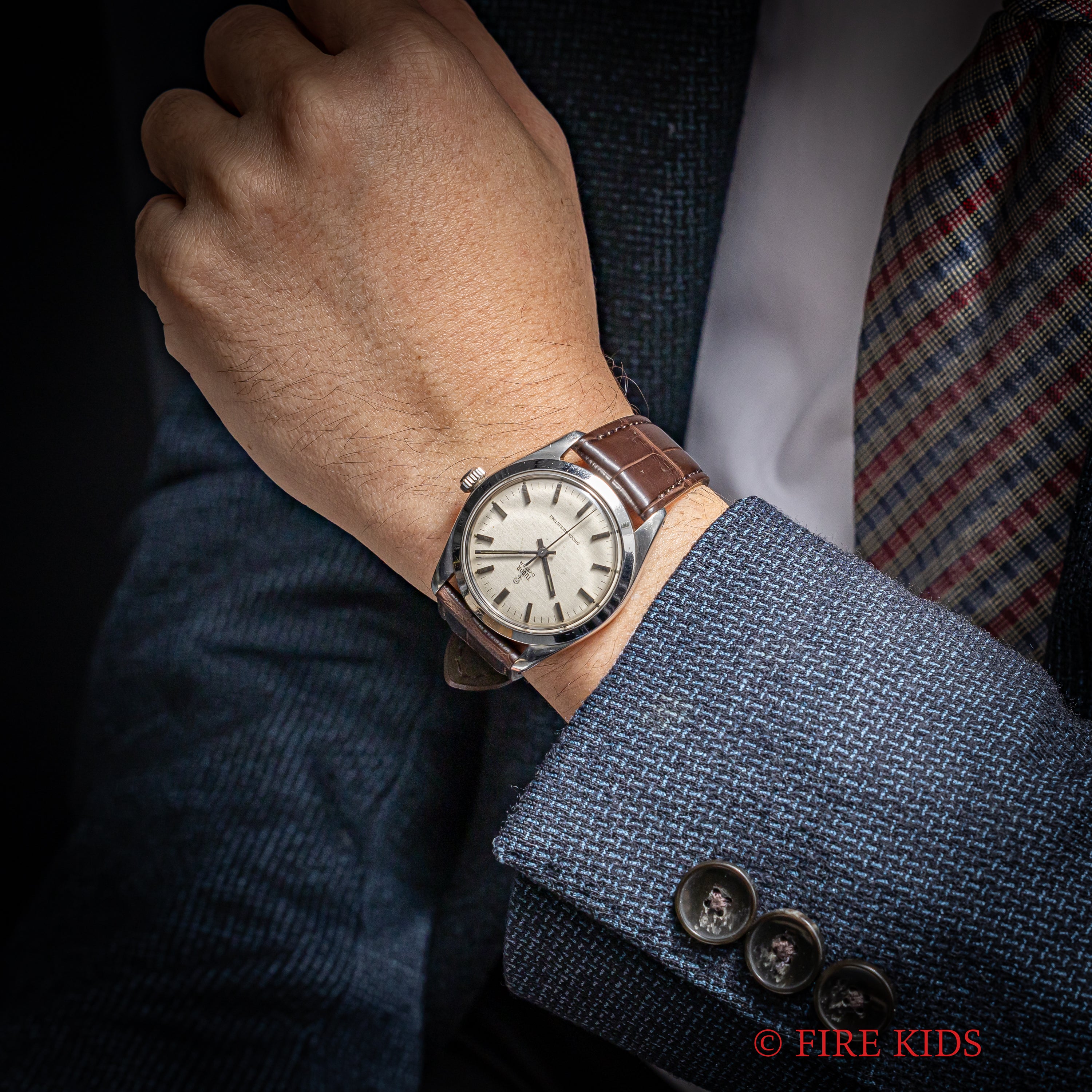 チューダー 小薔薇 オイスター 1966年製 手巻き Ref.7984 リネンダイヤル 王冠リューズ