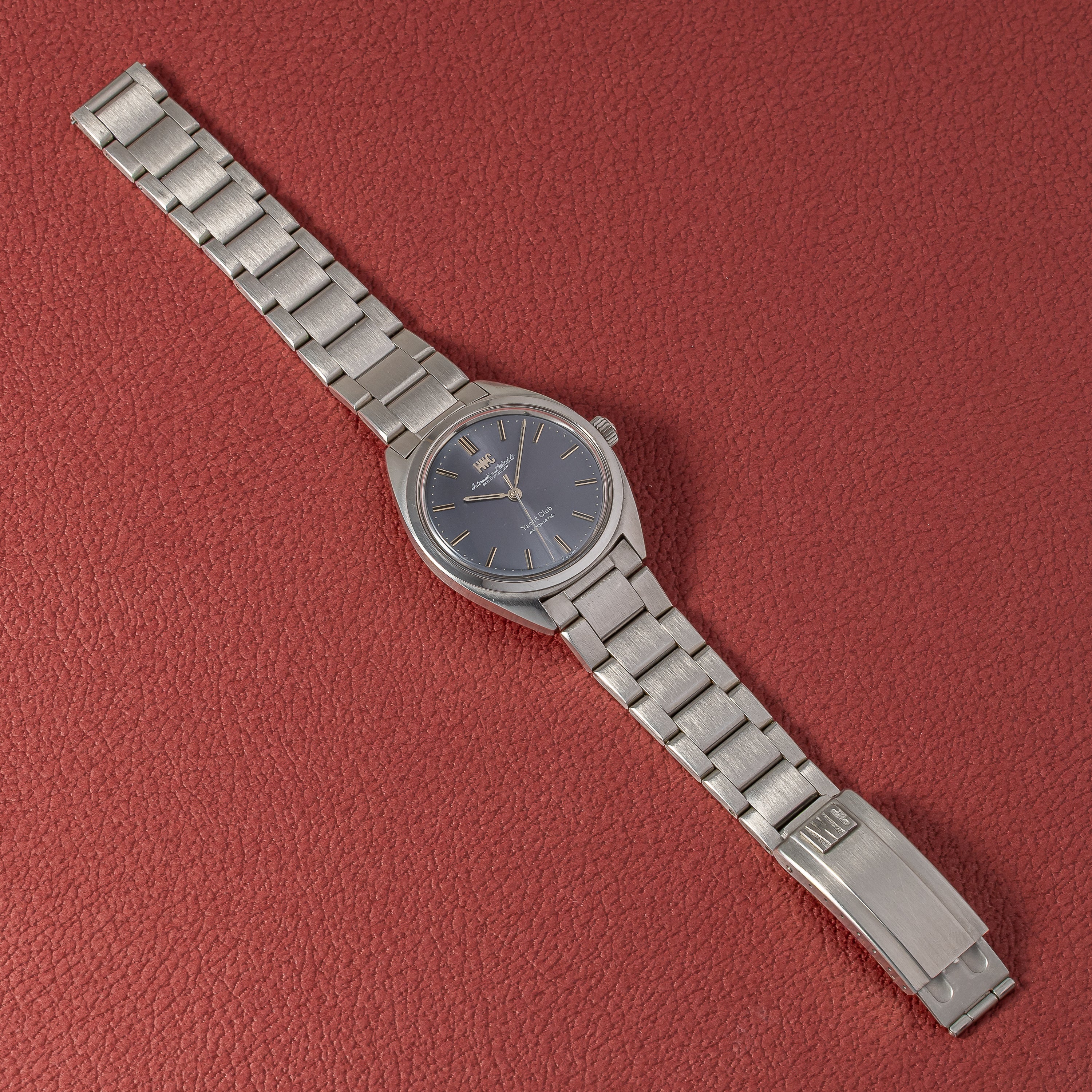 IWC ヨットクラブ 1967年製 Ref.R811AD オリジナルブルーダイヤル ペラトン式自動巻き Cal.854 お魚リューズ ノンデイト ブレス付き