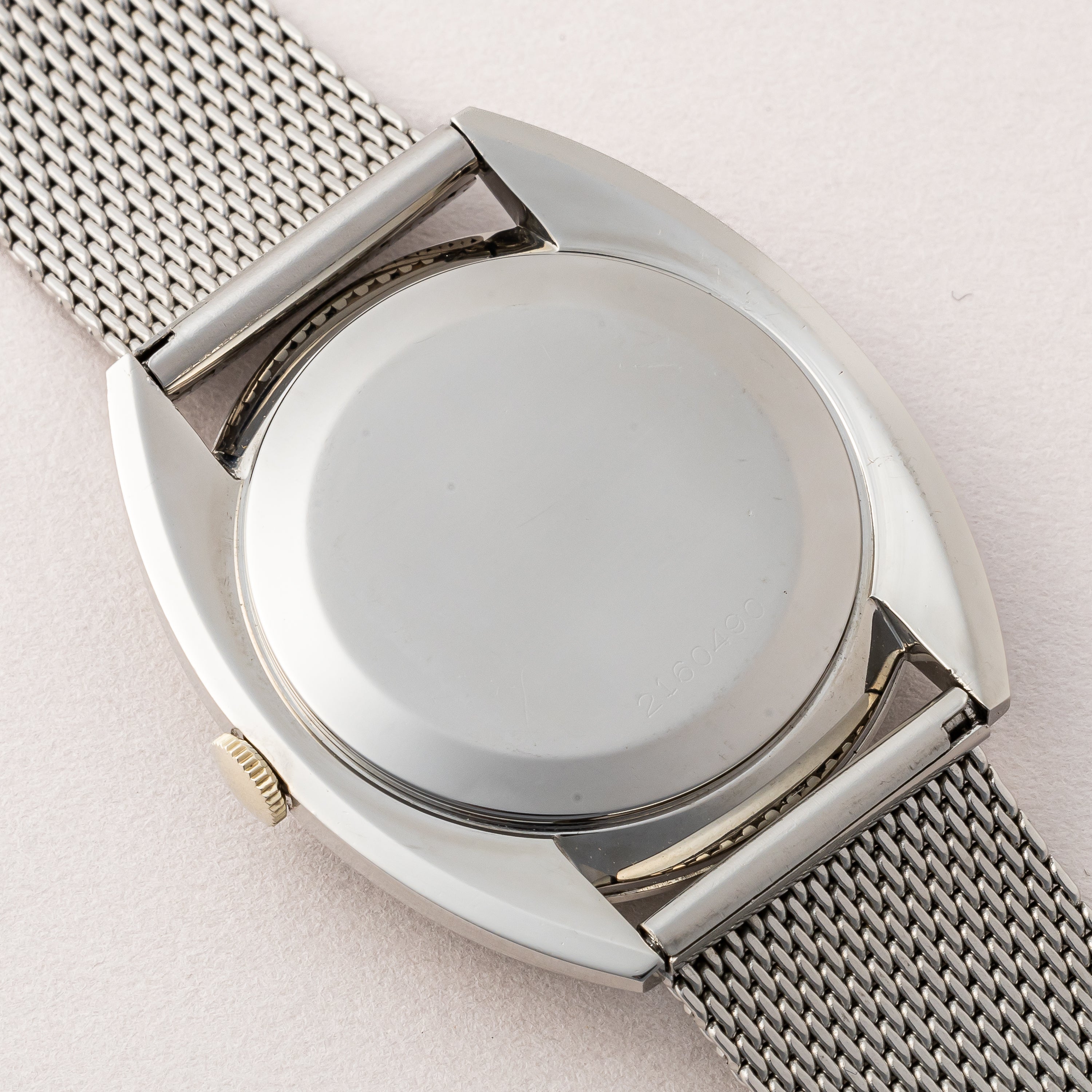 IWC トノー型 1971年製 手巻き  Cal.403 ローマンダイヤル 純正メッシュブレス付き