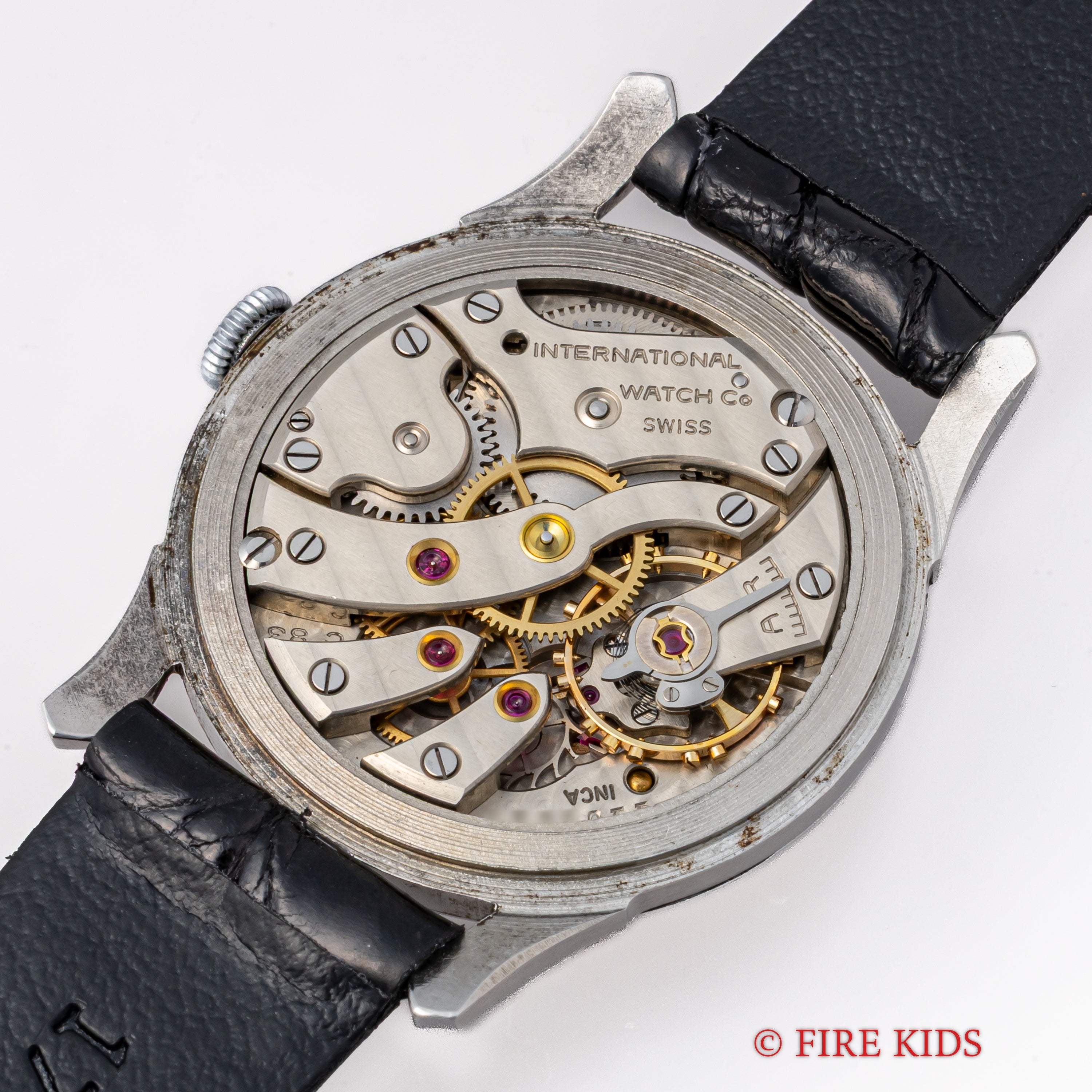 IWC ファンシーラグ33mmケース 1946年製 手巻 cal.83 スモールセコンド アラビアダイヤル