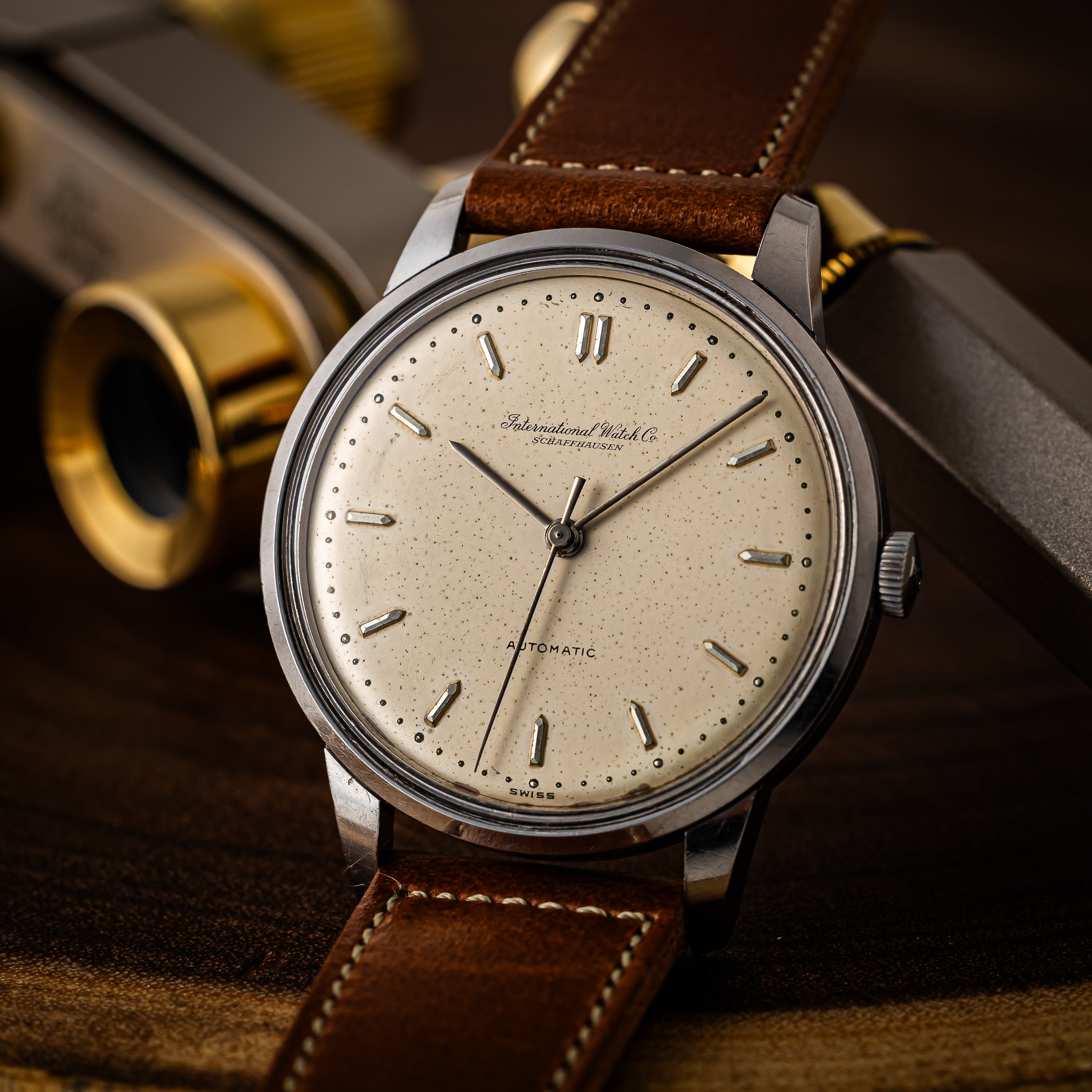 IWC ラウンドケース 1962年製 ペラトン式自動巻き Cal.853 ノンデイト お魚リューズ