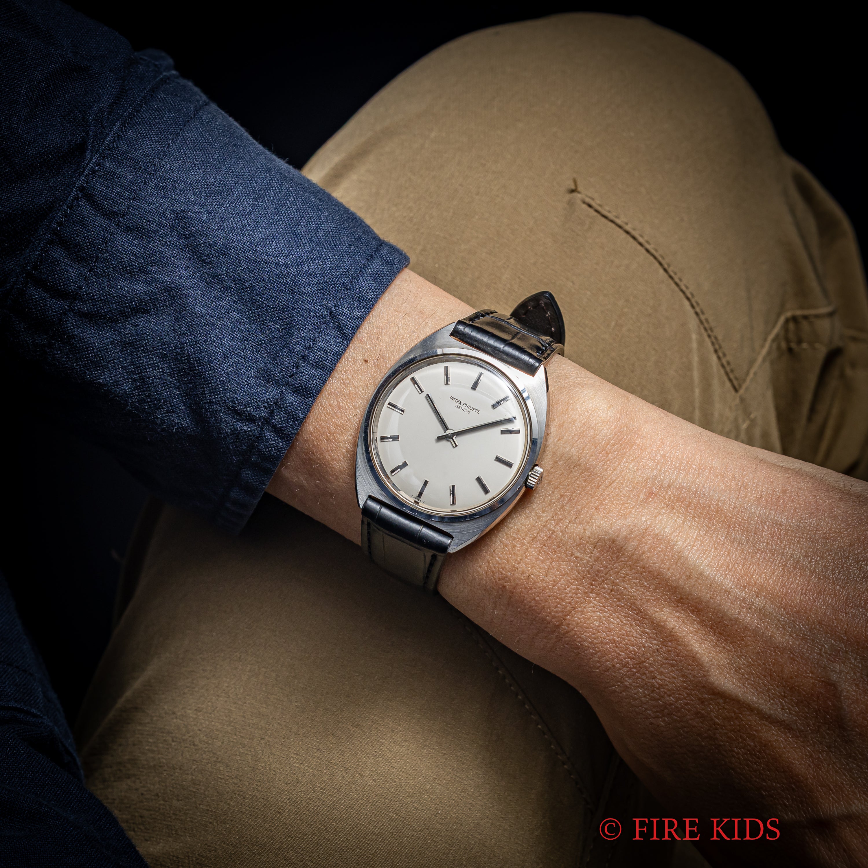 パテックフィリップ カラトラバ Ref.3574 ステンレスケース Cal.23-300PM ギャランティー、77年記載保証登録カード付き シグマダイヤル