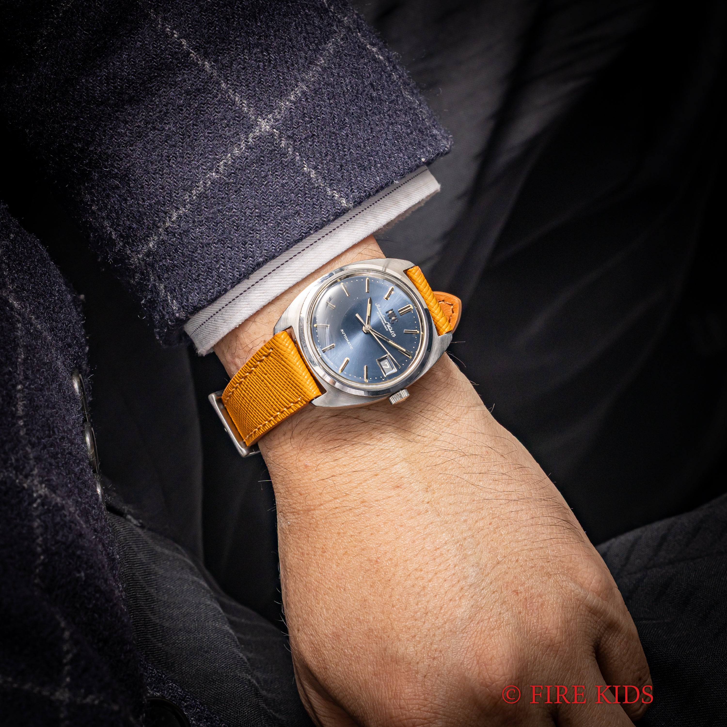 IWC トノーケース 1974年製 Ref.1827 ブルーダイヤル Cal.8541B ペラトン式自動巻き