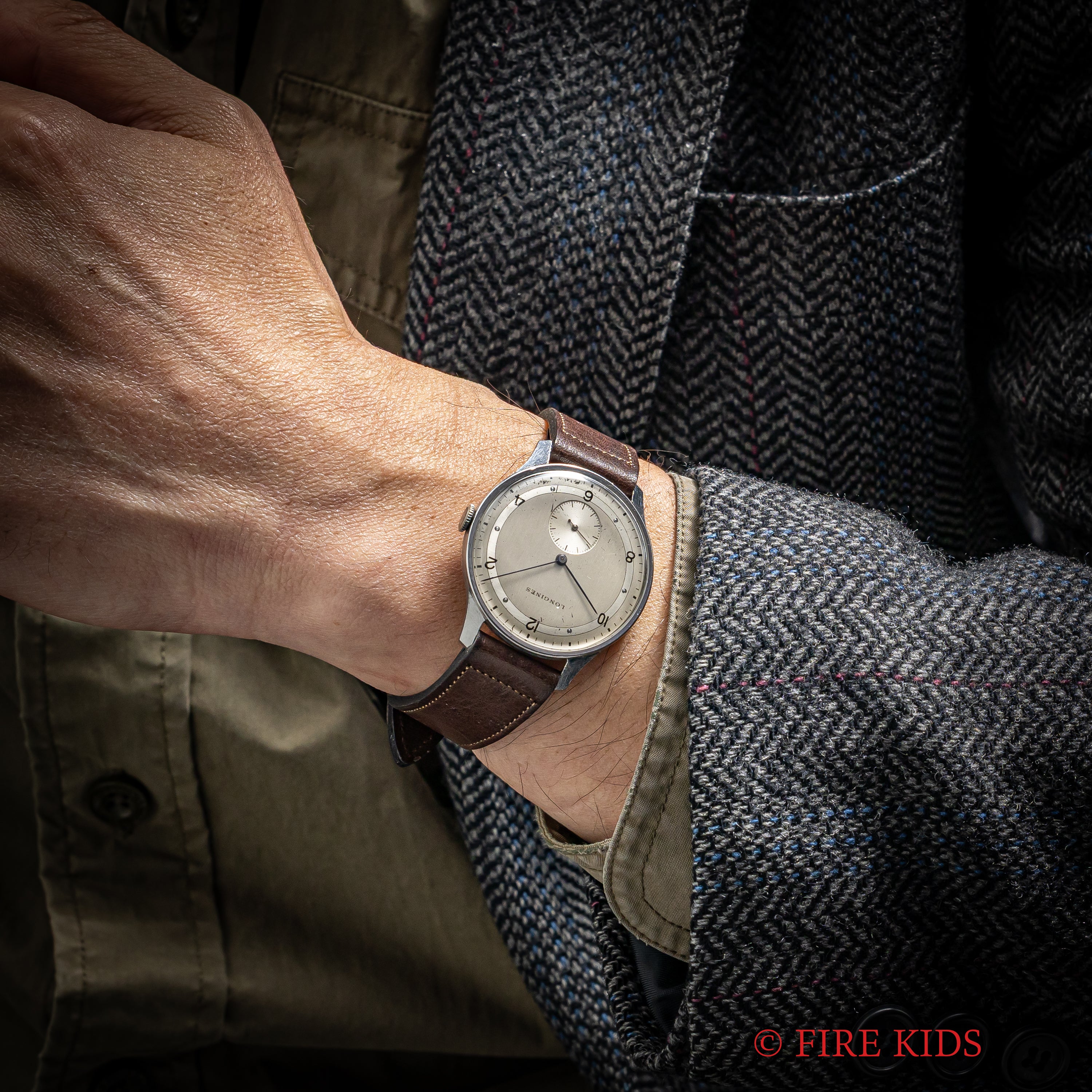 ロンジン 37㎜ビッグケース 1947年製 スモールセコンド手巻 Cal.12.68Z 飛びアラビアブルズアイダイヤル