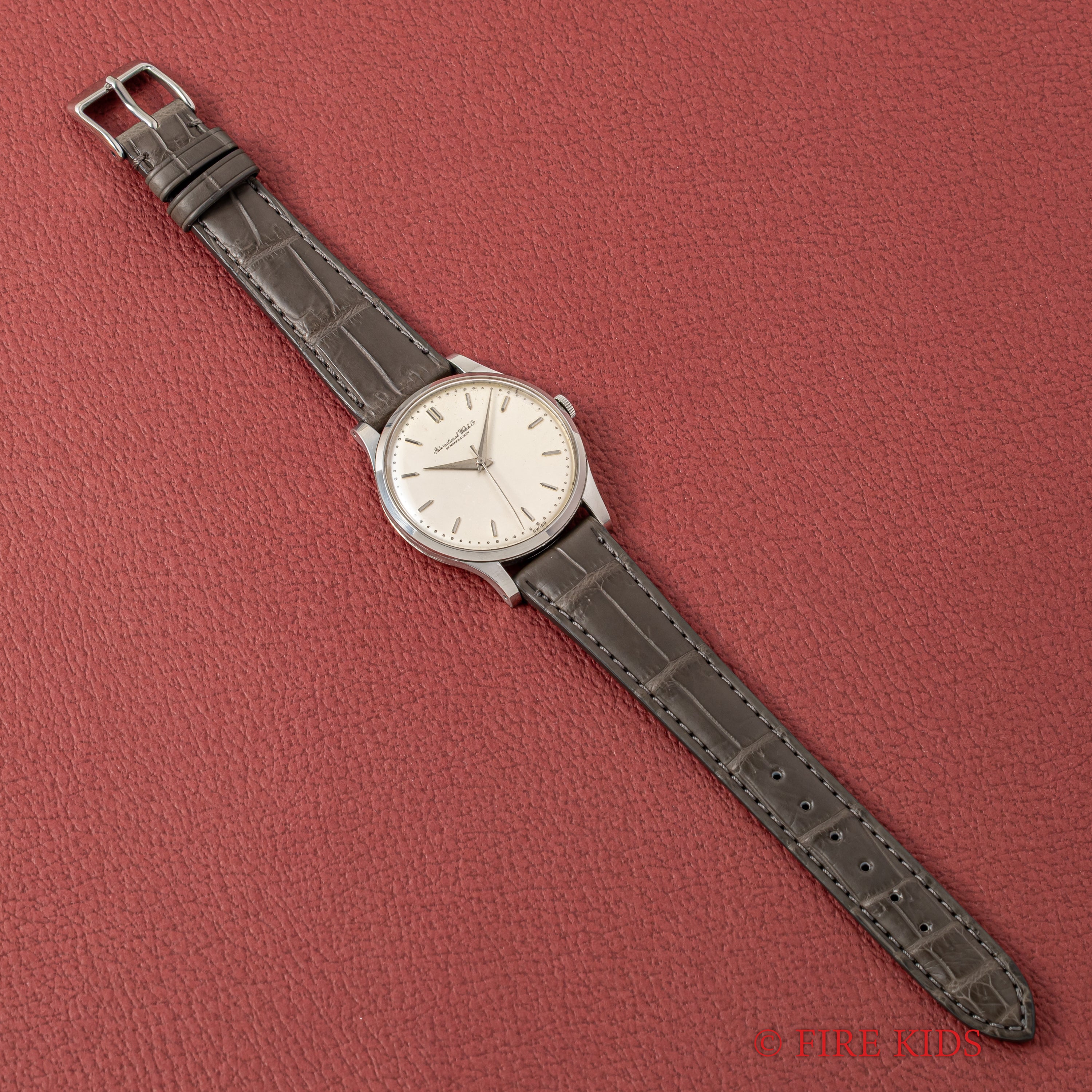 IWC ラウンドケース 1958年製 手巻き Cal.89 砲弾インデックス　ビックケース