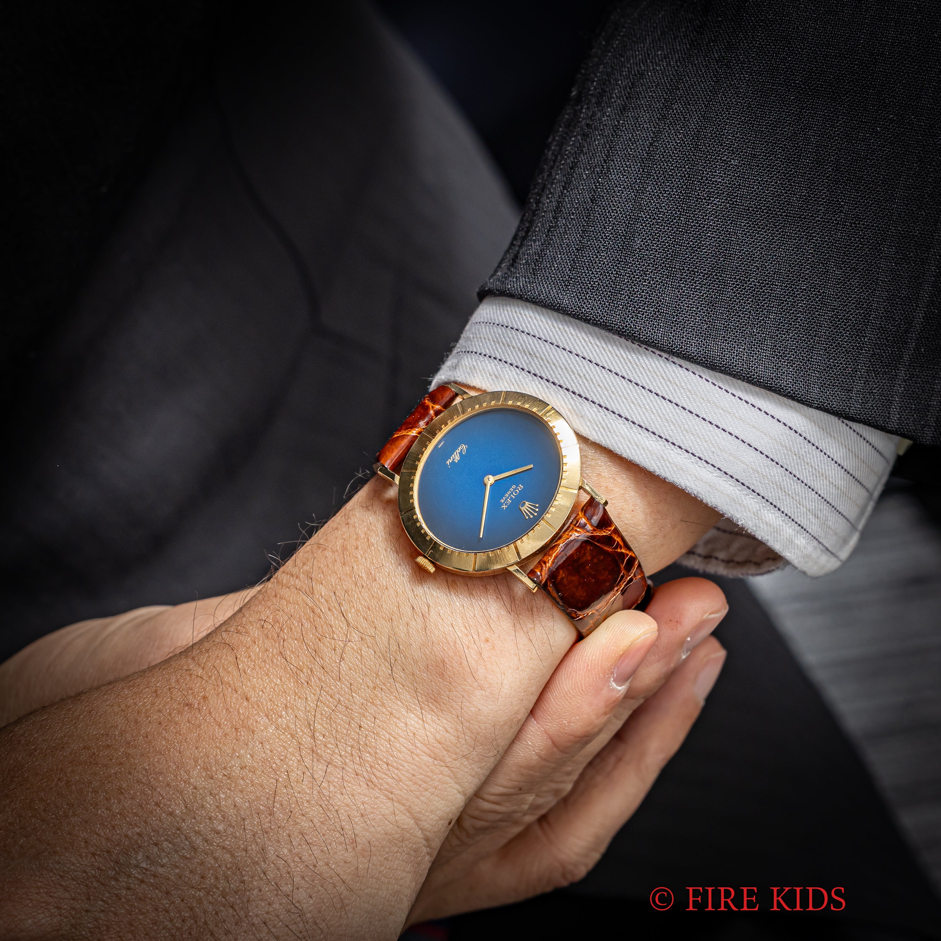 ロレックス チェリーニ 18金無垢イエローゴールド 1975年製 オーバル型 ブルーグラデーション 手巻き Ref.4083 王冠尾錠