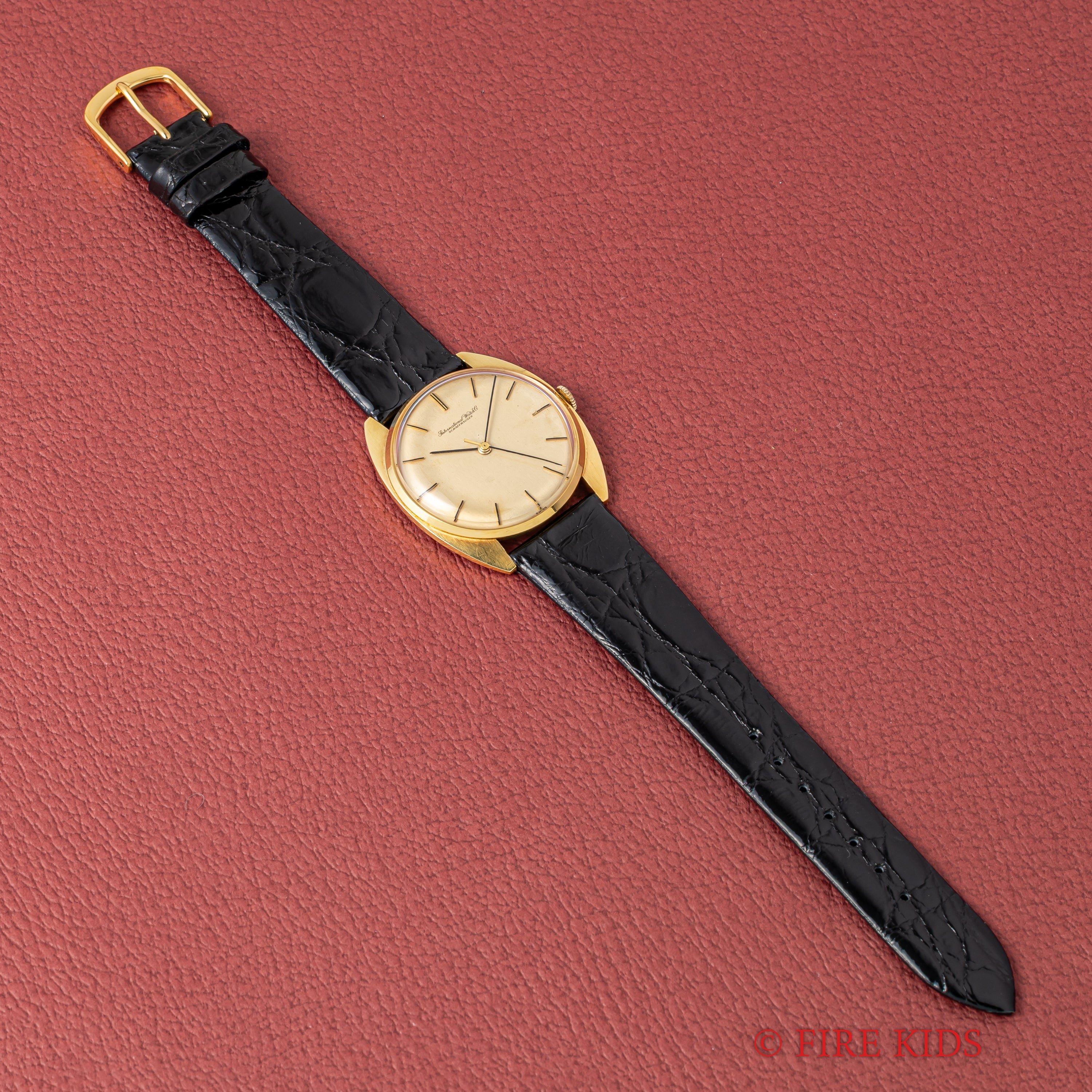 IWC 18金無垢トノーケース 1967年製 手巻 Cal.402 Ref.1419 薄型手巻ドレスウォッチ