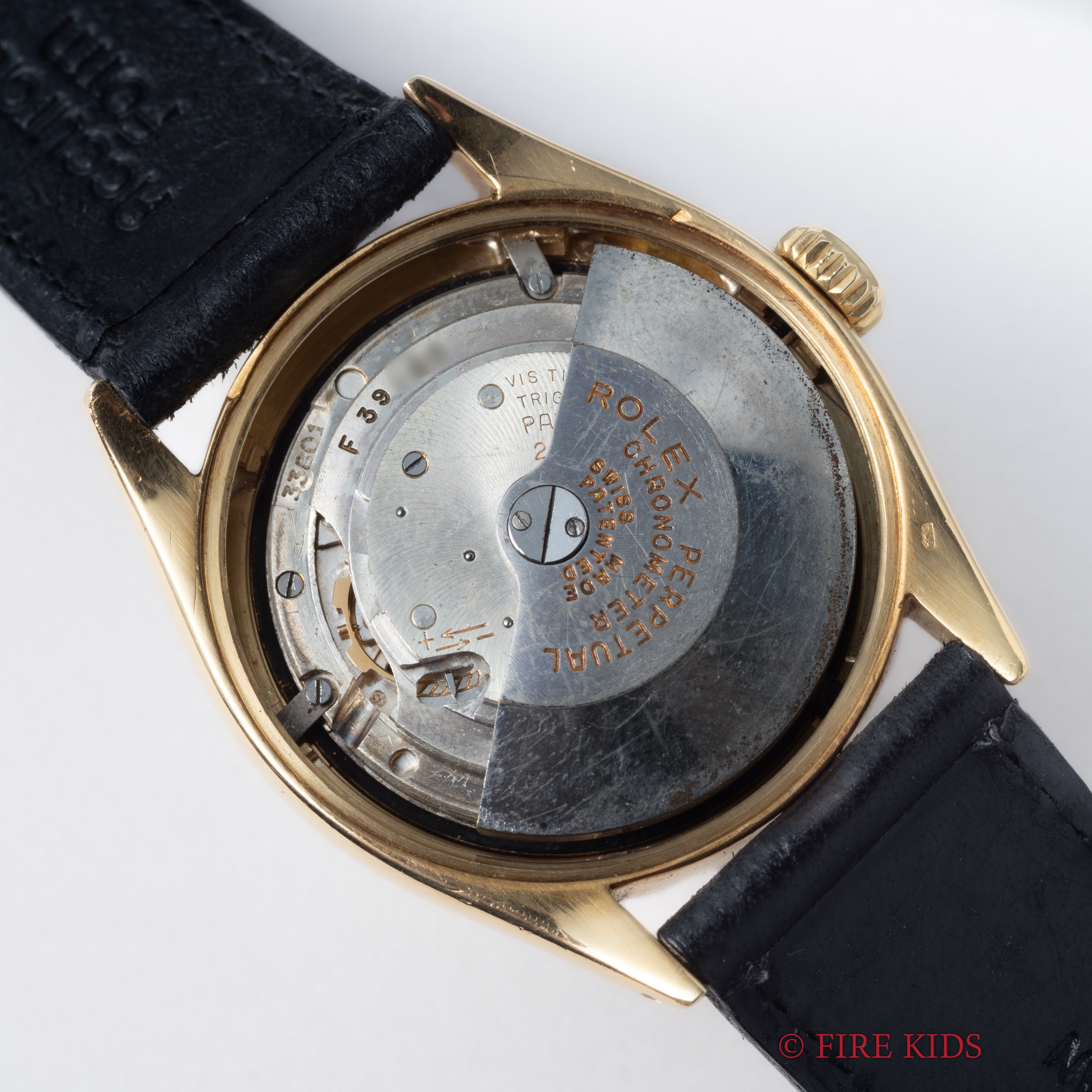 ロレックス Ref.6084 1953年製 セミバブルバック 18金イエローゴールド ブラックダイヤル スーパーオイスター