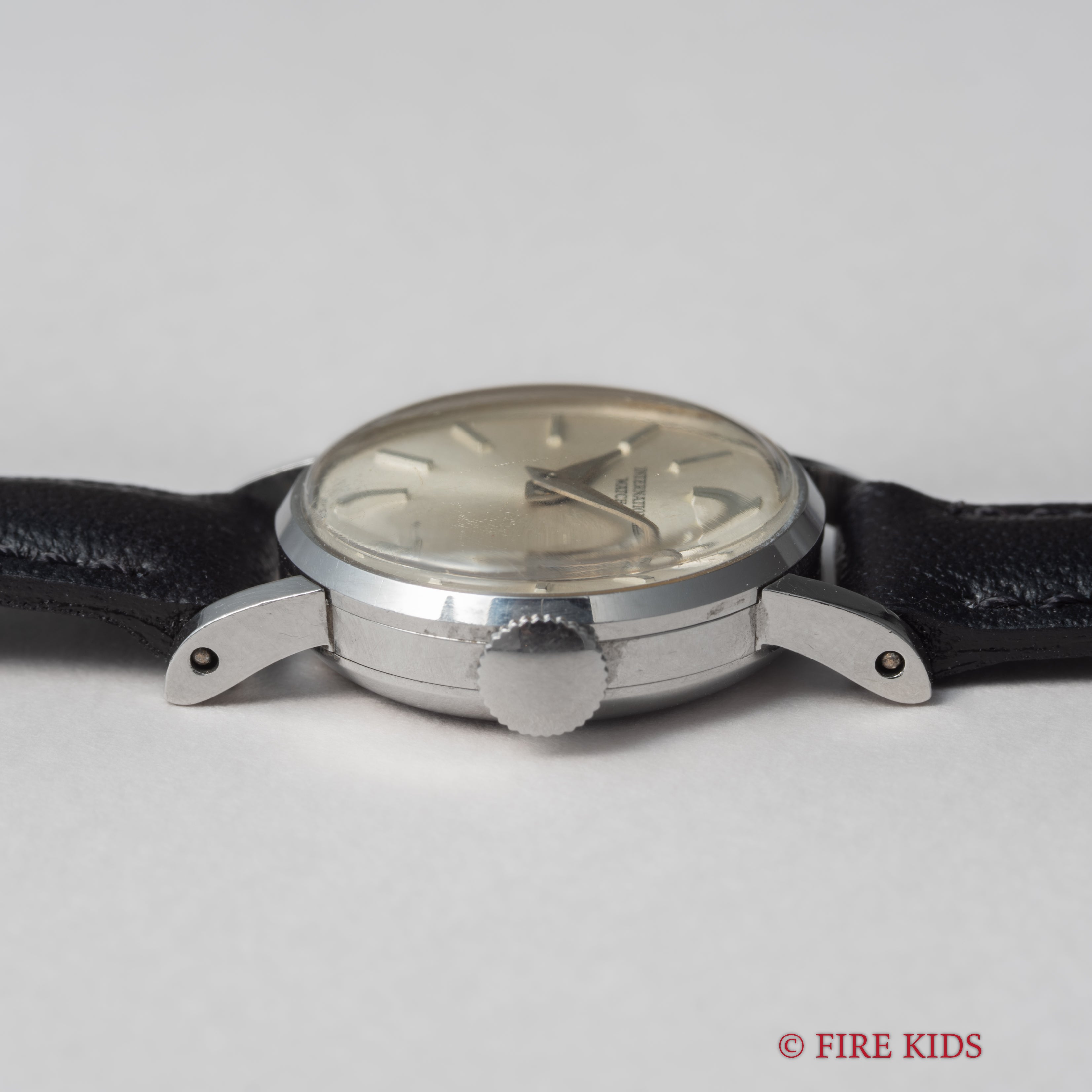 IWC レディース ラウンドケース 手巻き 1963年製