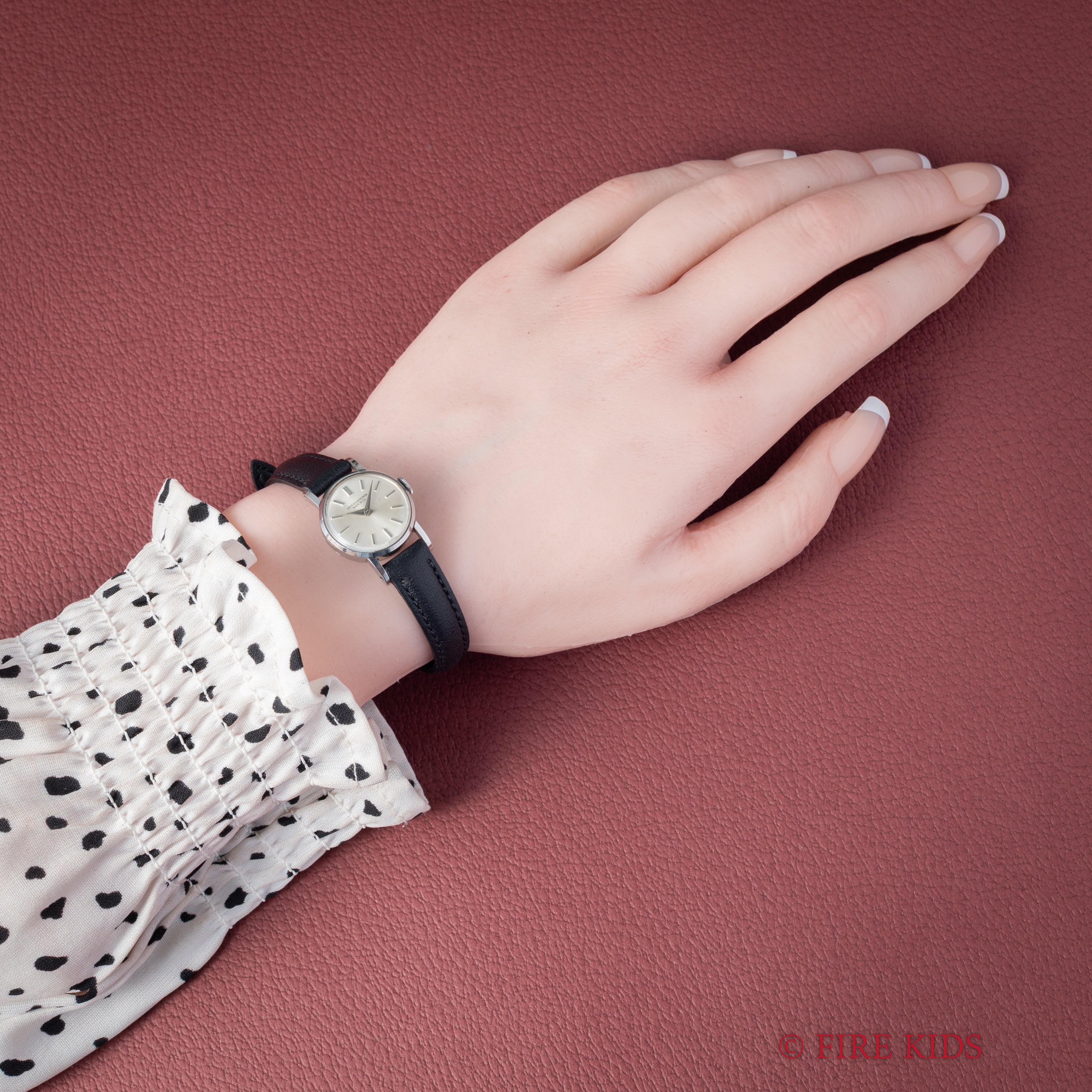 IWC レディース ラウンドケース 手巻き 1963年製