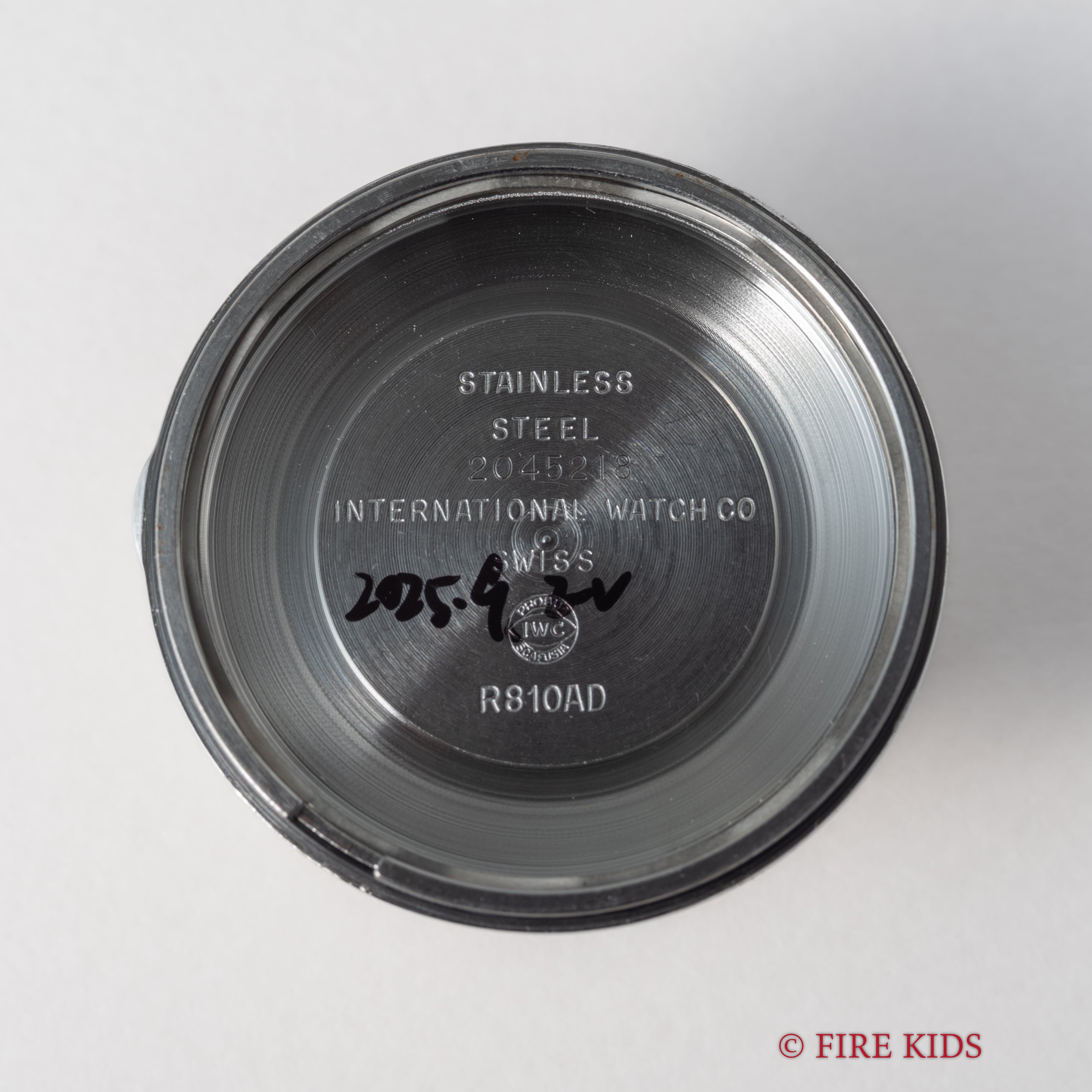IWC 1970年製（昭和45年製） グレー文字盤ラウンドケース 自動巻き R810AD Cal.8541 純正ステンレスブレス