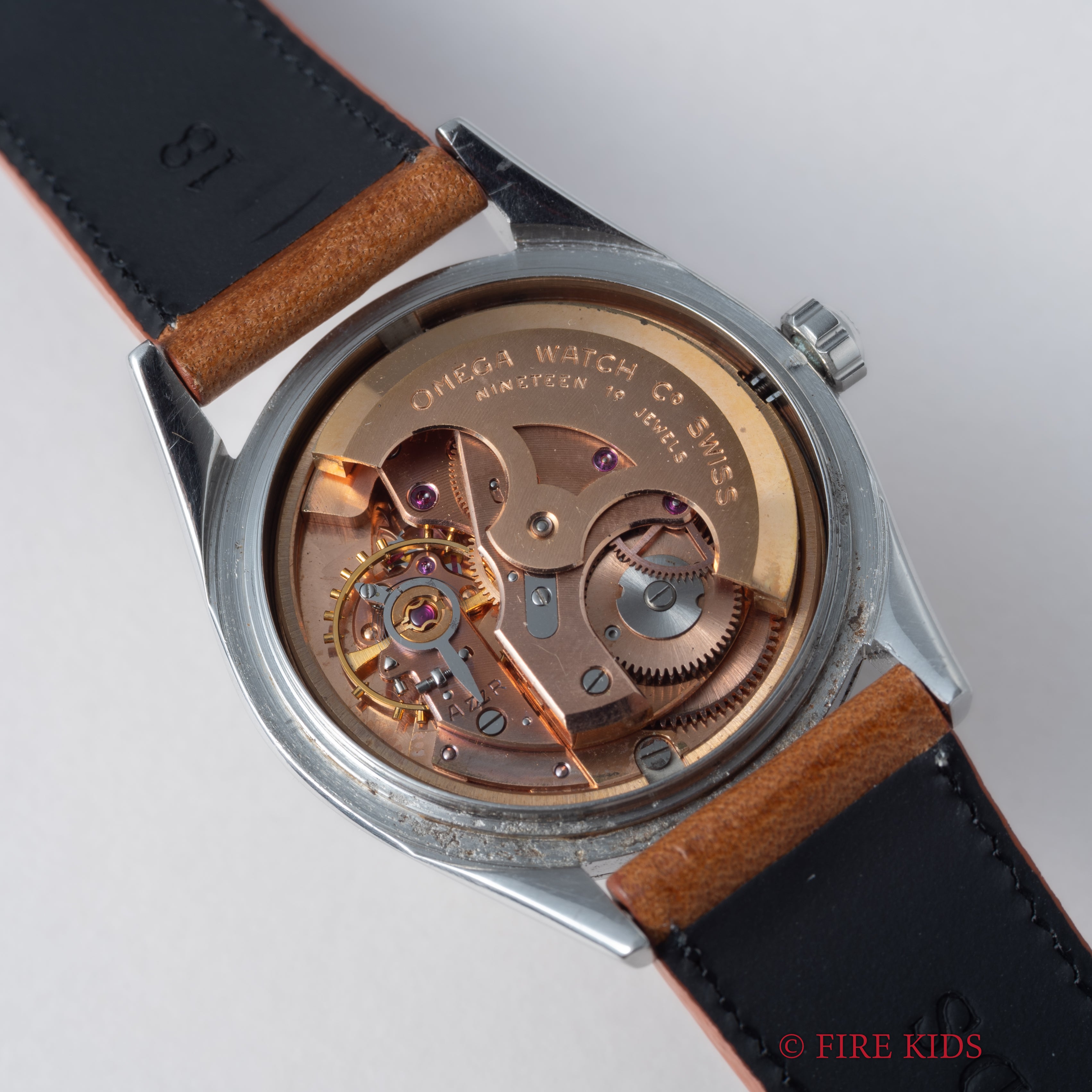 オメガ ラウンドケース ギョーシェダイヤル 1954年製 全回転自動巻 Cal.471