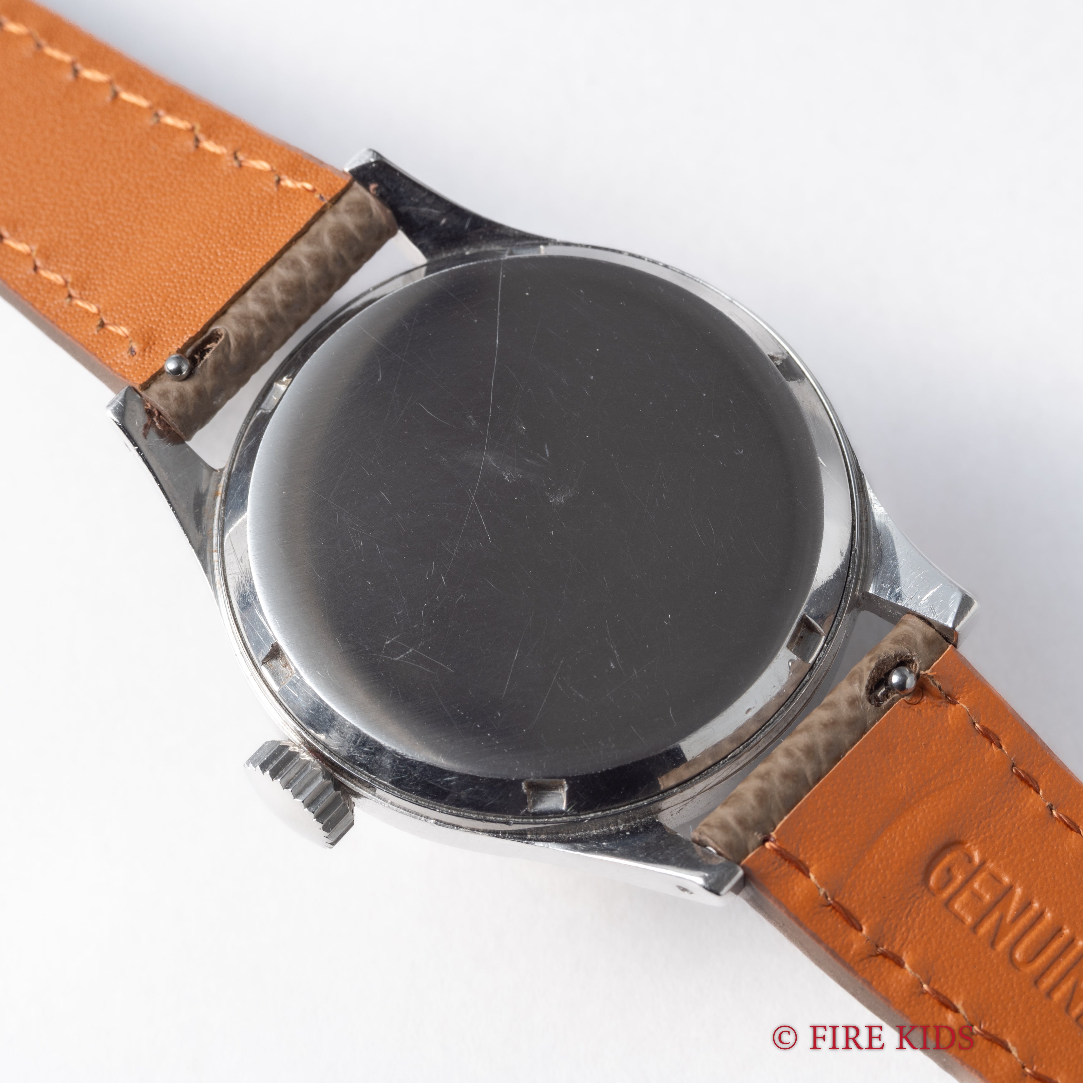 エテルナ 36㎜ビッグケース 1940年代製 アラビアダイヤル 耐震装置付き手巻 Cal.852