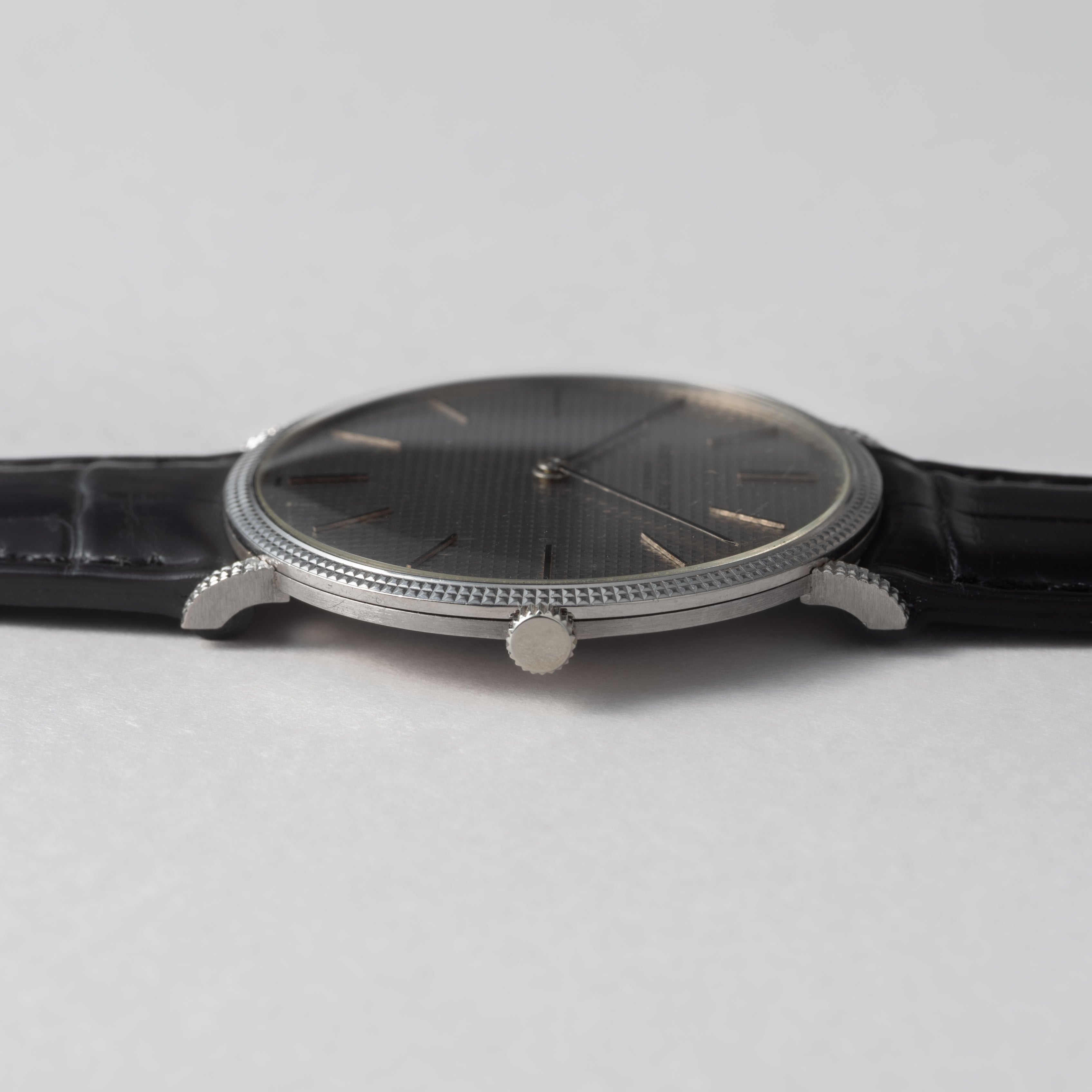 オーデマ・ピゲ ホブネイル 18金無垢ホワイトゴールド 1970年代製 手巻き Cal.K2001/1A 純正18KWG尾錠