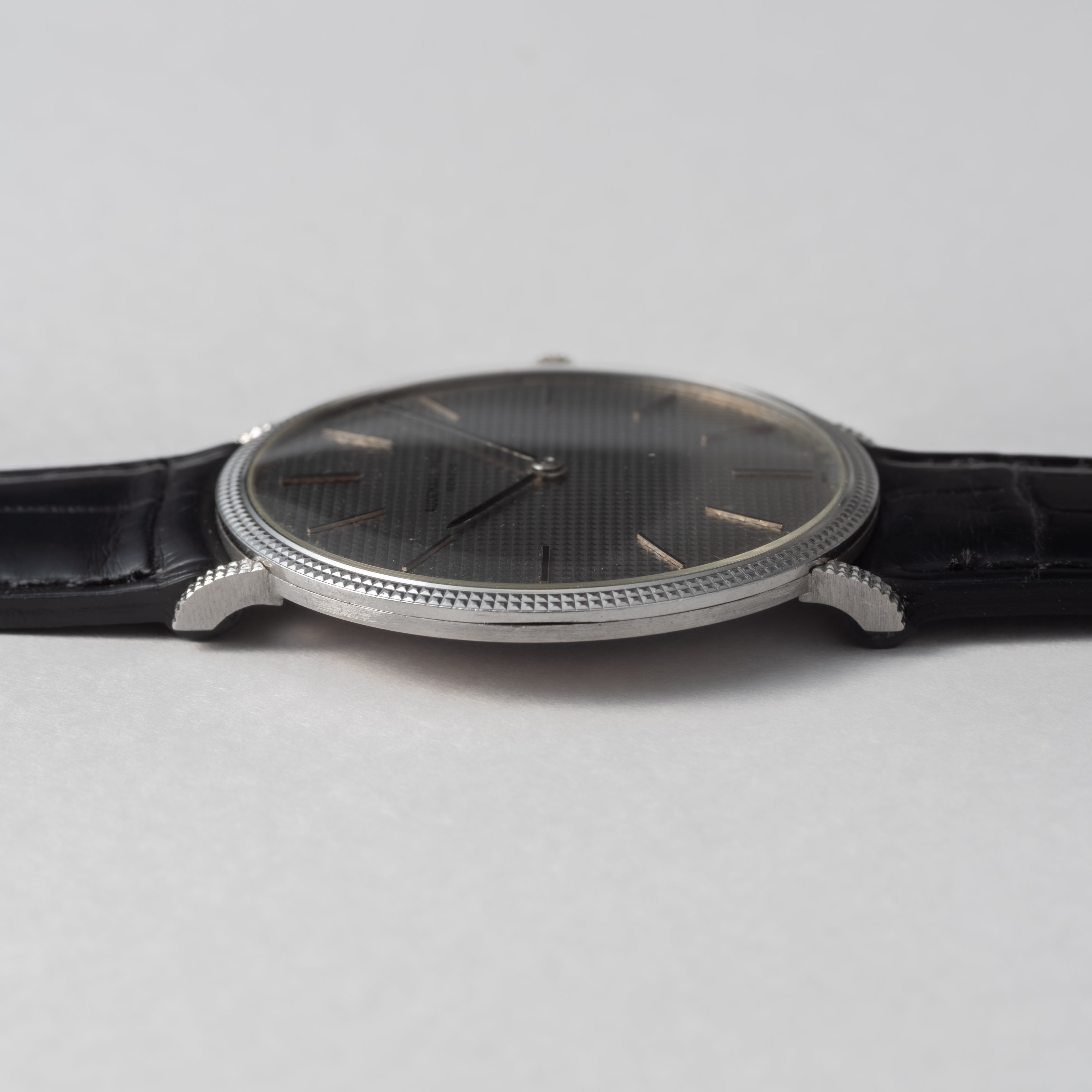 オーデマ・ピゲ ホブネイル 18金無垢ホワイトゴールド 1970年代製 手巻き Cal.K2001/1A 純正18KWG尾錠