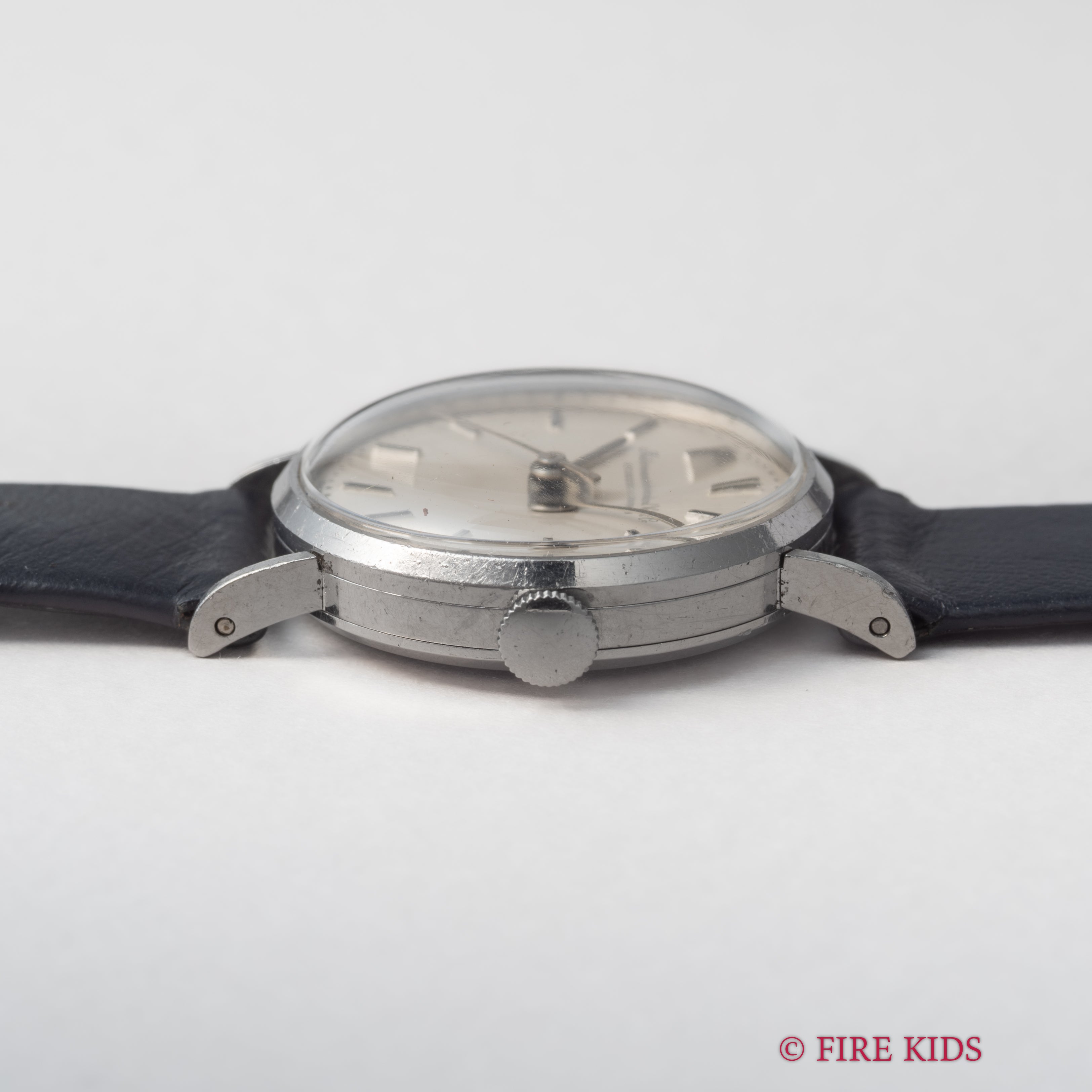 IWC ラウンドケース 1965年製 手巻き Cal.401 箱付き