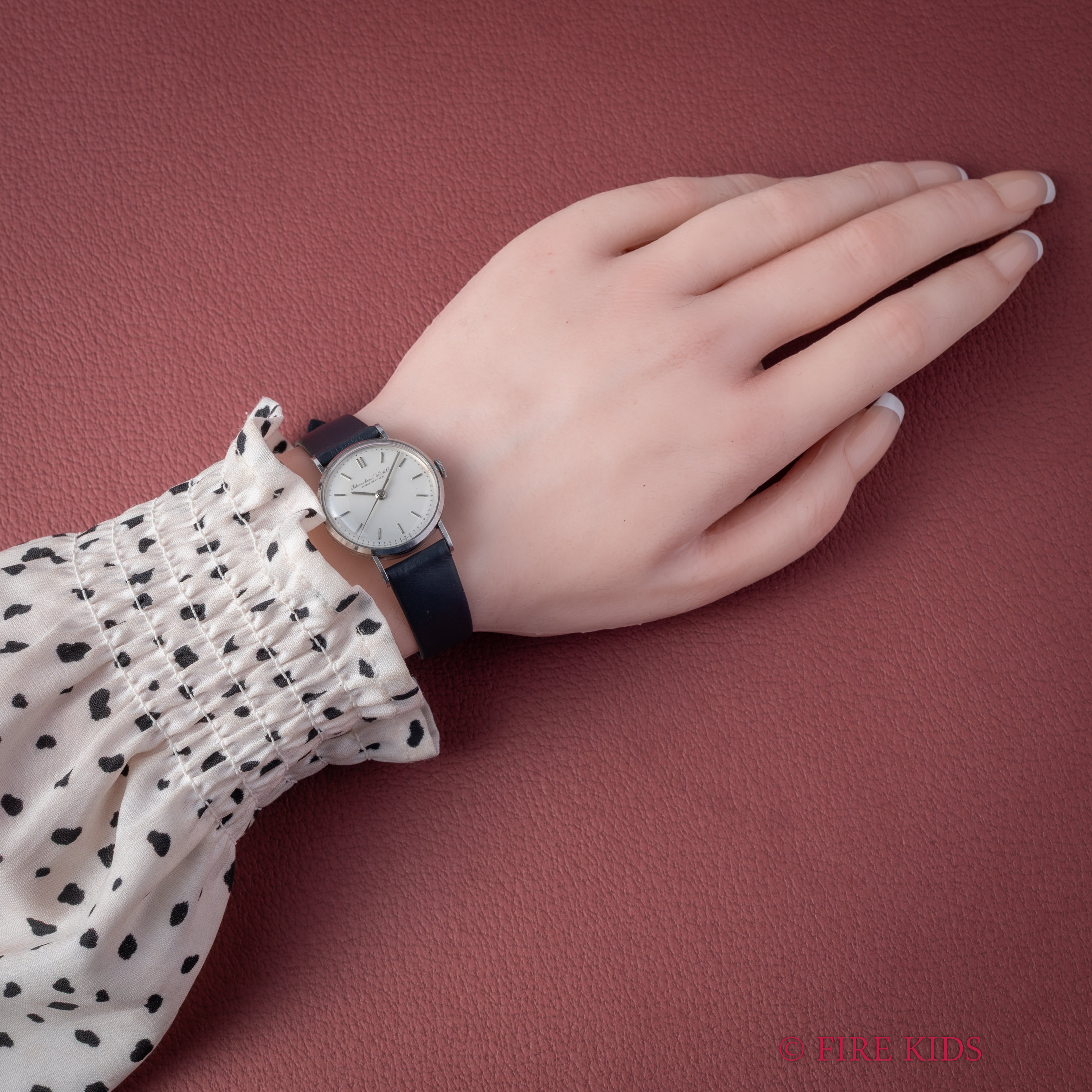 IWC ラウンドケース 1965年製 手巻き Cal.401 箱付き