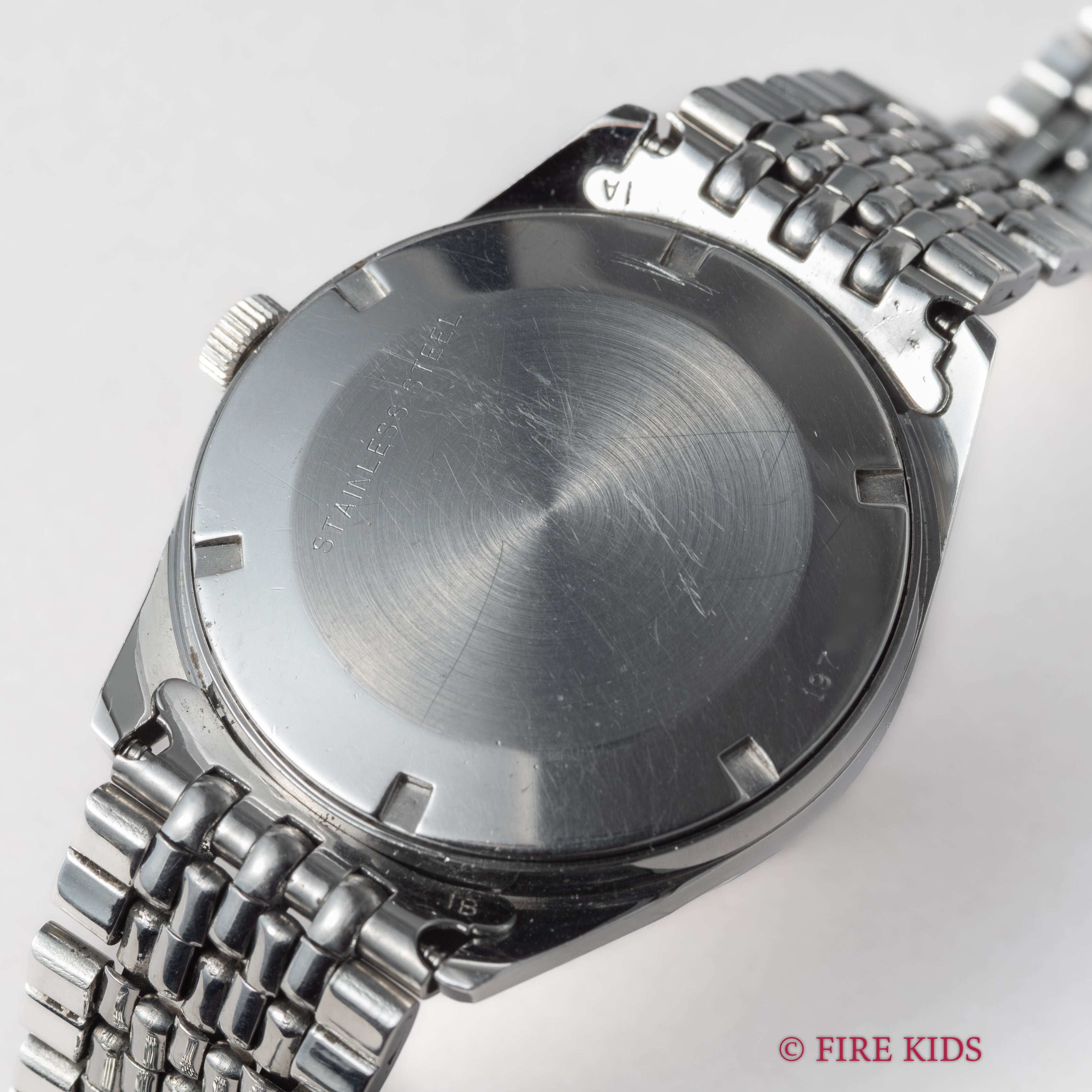 IWC 1970年製（昭和45年製） グレー文字盤ラウンドケース R810 手巻 Cal.89 純正ゲイフレアー社製ステンレスブレス