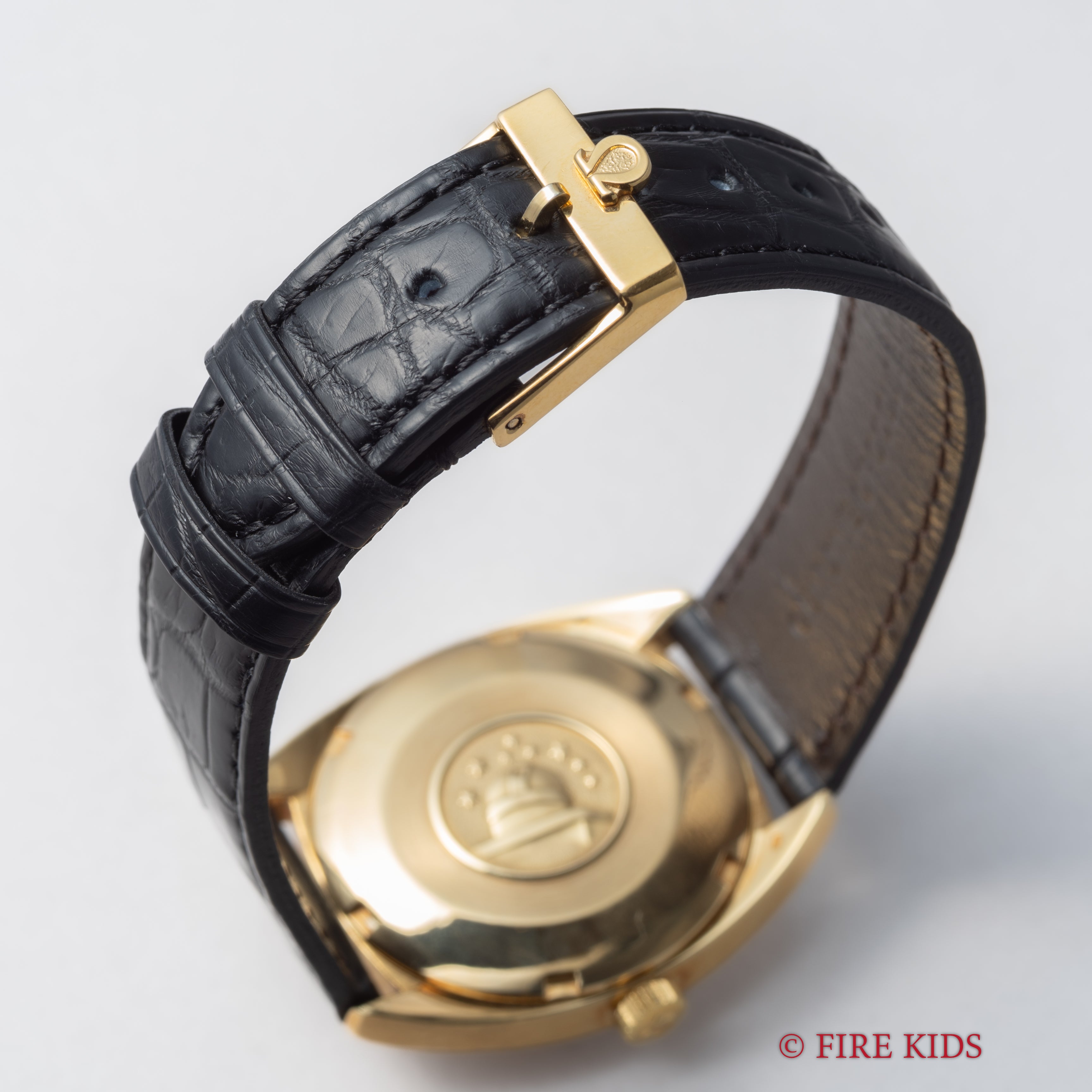 オメガ コンステレーション Cライン 1969年製 18金無垢イエローゴールド リネンダイヤル ジェンタデザイン