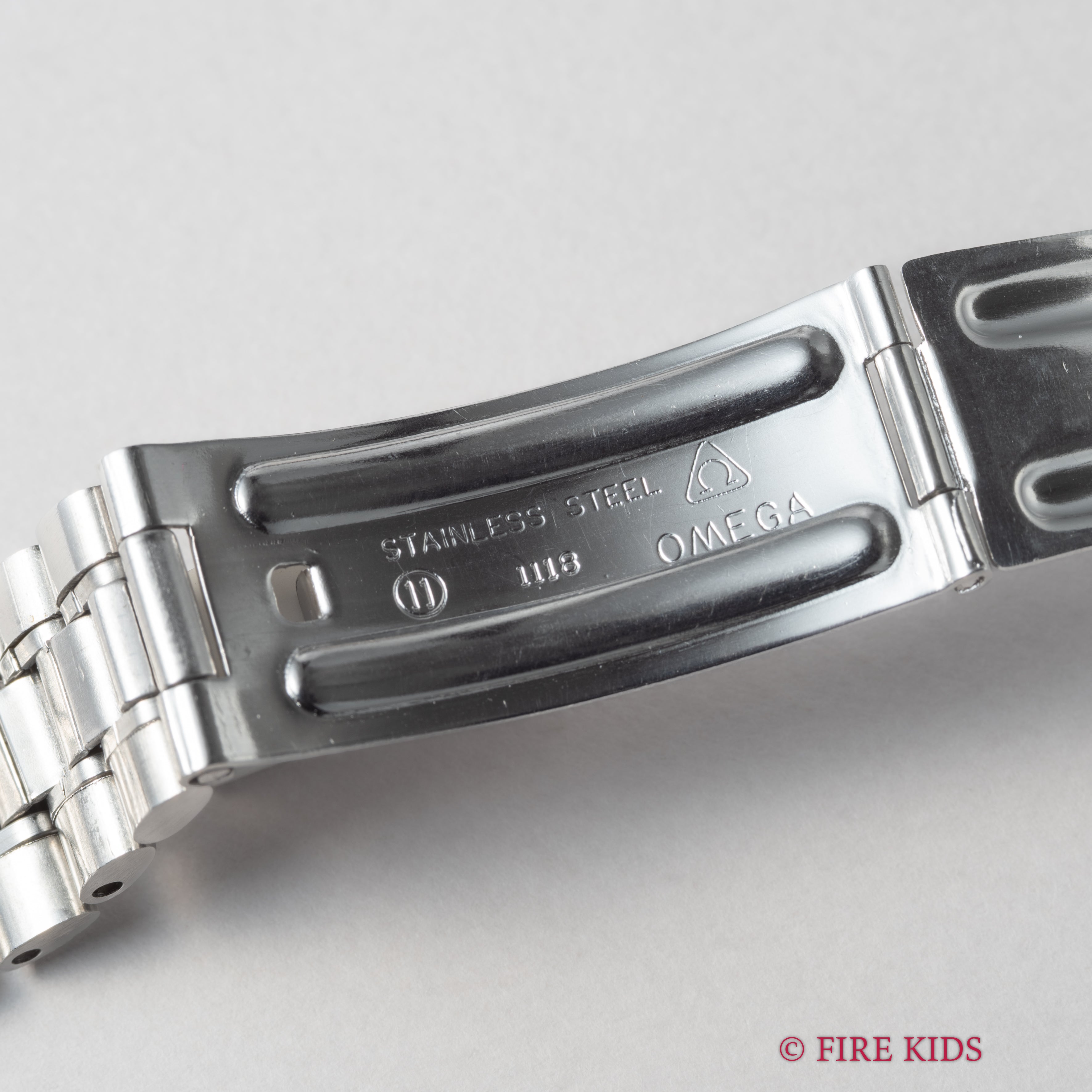 オメガ ジュネーブ 1969年製 Ref.135.041 手巻き トノー型 純正ブレス付